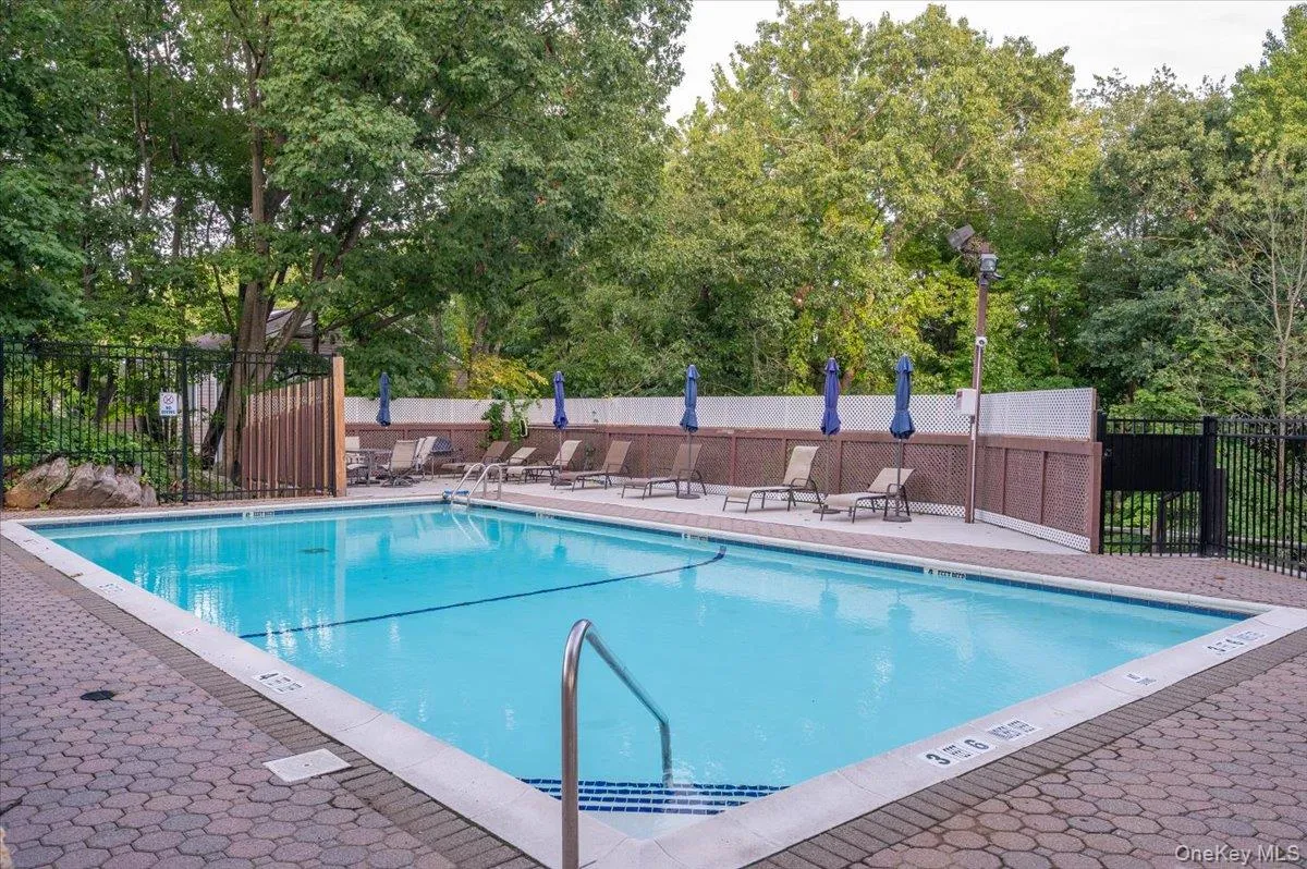 Private setting with tables, chairs and bathrooms Private setting with tables, chairs and bathrooms