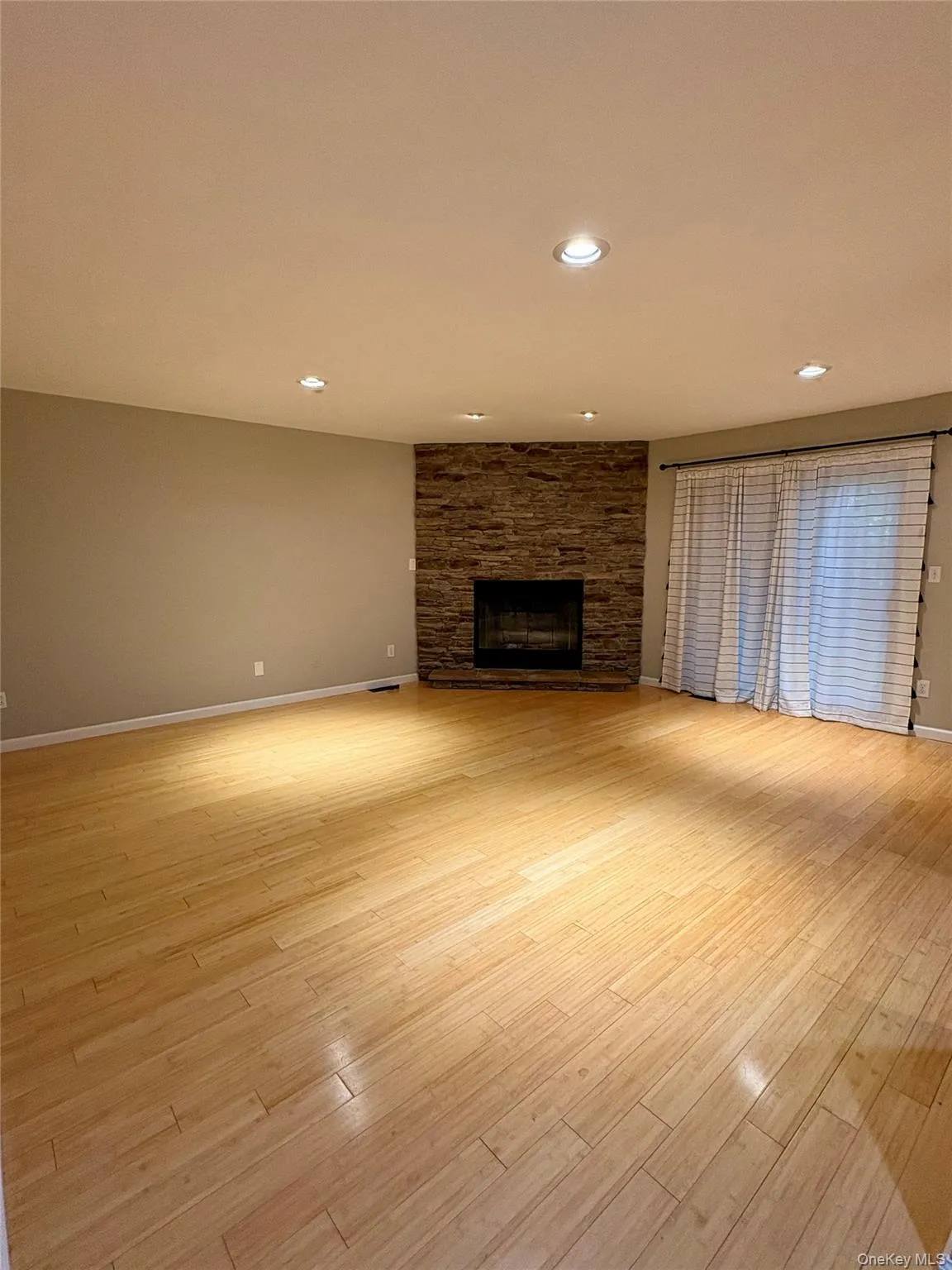 7 Ironwood Drive, Woodbury, NY, 2 Bedrooms Bedrooms, 5 Rooms Rooms,2 BathroomsBathrooms,Residential,For Rent,Ironwood,0,1039455 7 Ironwood Drive, Woodbury, NY, 2 Bedrooms Bedrooms, 5 Rooms Rooms,2 BathroomsBathrooms,Residential,For Rent,Ironwood,0,1039455