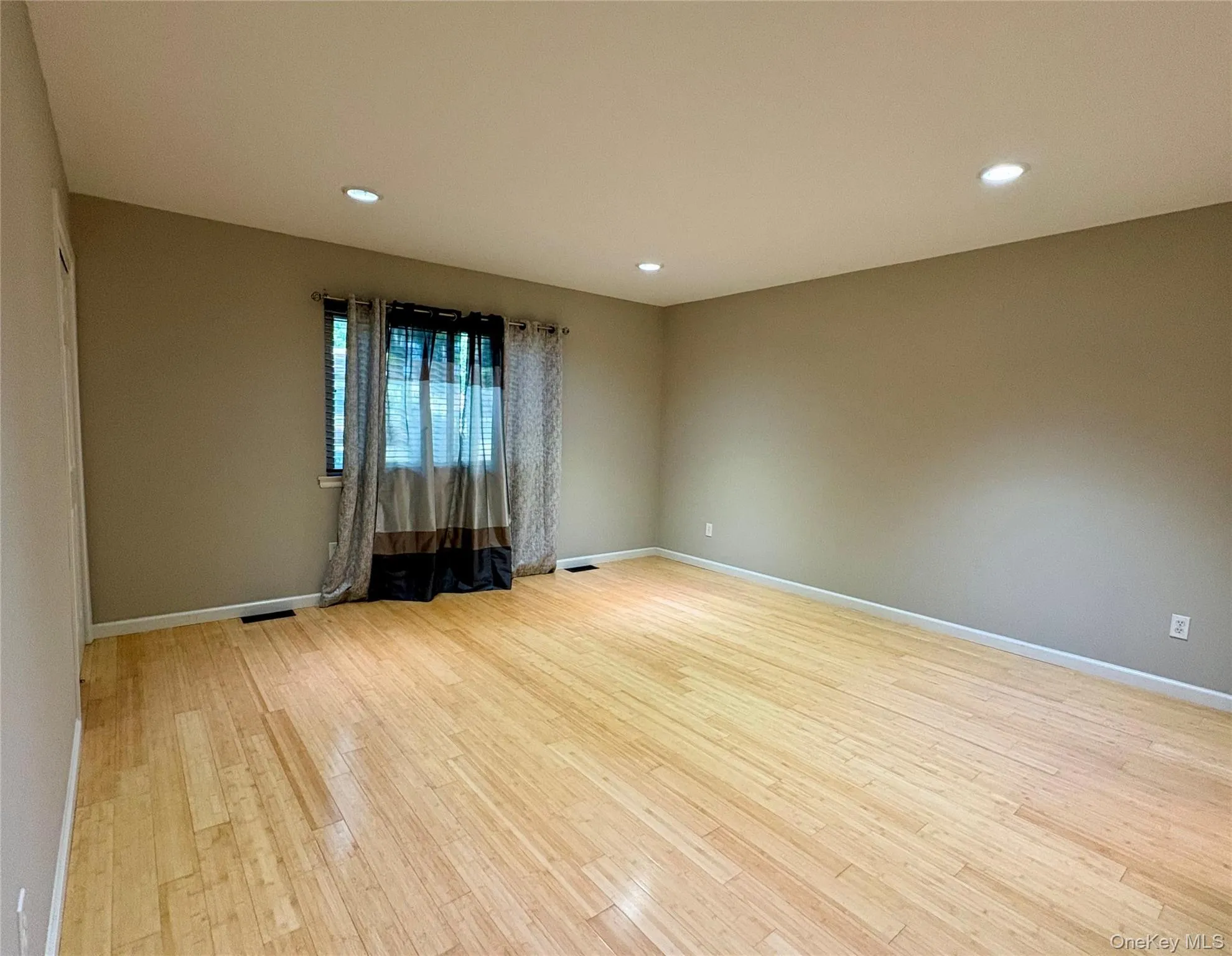7 Ironwood Drive, Woodbury, NY, 2 Bedrooms Bedrooms, 5 Rooms Rooms,2 BathroomsBathrooms,Residential,For Rent,Ironwood,0,1039455 7 Ironwood Drive, Woodbury, NY, 2 Bedrooms Bedrooms, 5 Rooms Rooms,2 BathroomsBathrooms,Residential,For Rent,Ironwood,0,1039455