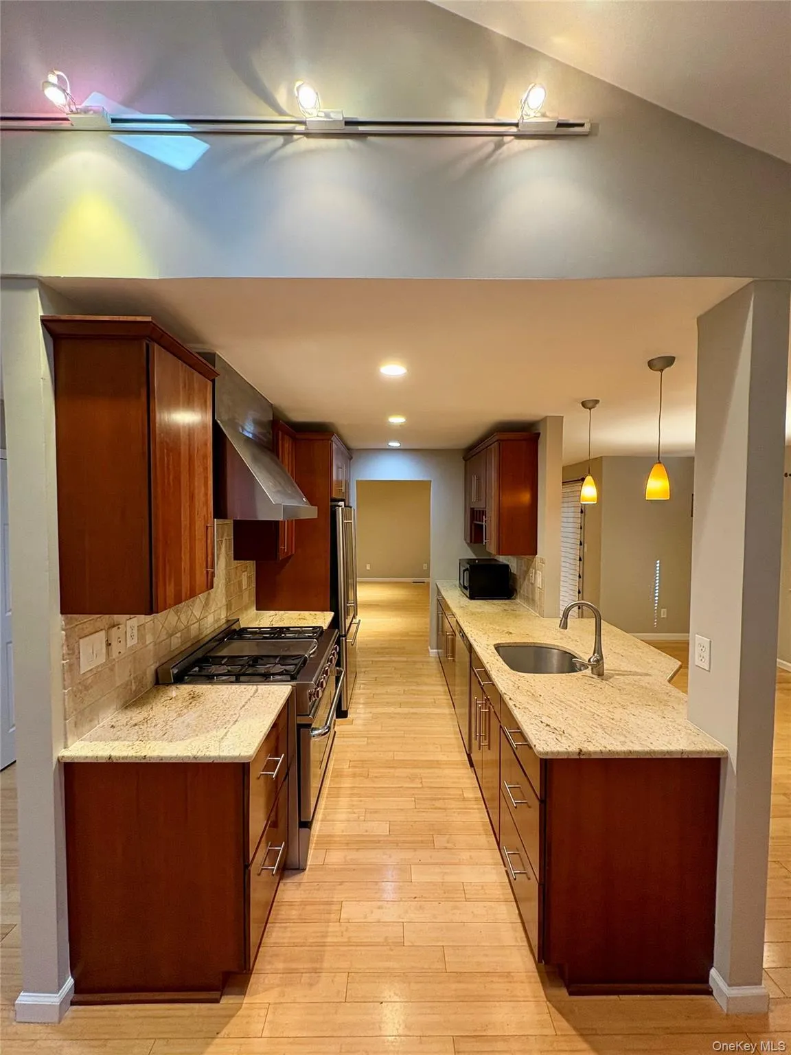 7 Ironwood Drive, Woodbury, NY, 2 Bedrooms Bedrooms, 5 Rooms Rooms,2 BathroomsBathrooms,Residential,For Rent,Ironwood,0,1039455 7 Ironwood Drive, Woodbury, NY, 2 Bedrooms Bedrooms, 5 Rooms Rooms,2 BathroomsBathrooms,Residential,For Rent,Ironwood,0,1039455