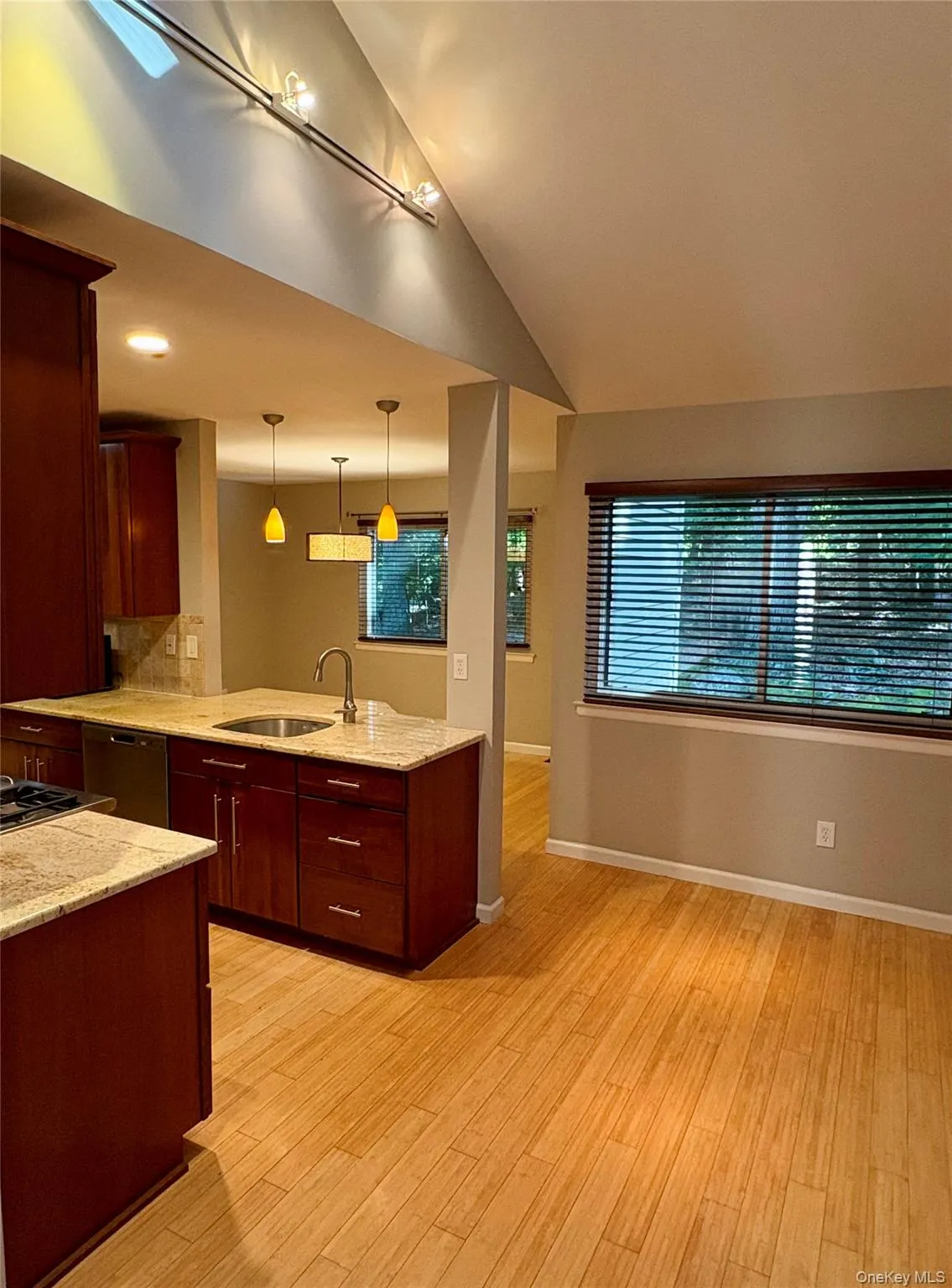 7 Ironwood Drive, Woodbury, NY, 2 Bedrooms Bedrooms, 5 Rooms Rooms,2 BathroomsBathrooms,Residential,For Rent,Ironwood,0,1039455 7 Ironwood Drive, Woodbury, NY, 2 Bedrooms Bedrooms, 5 Rooms Rooms,2 BathroomsBathrooms,Residential,For Rent,Ironwood,0,1039455