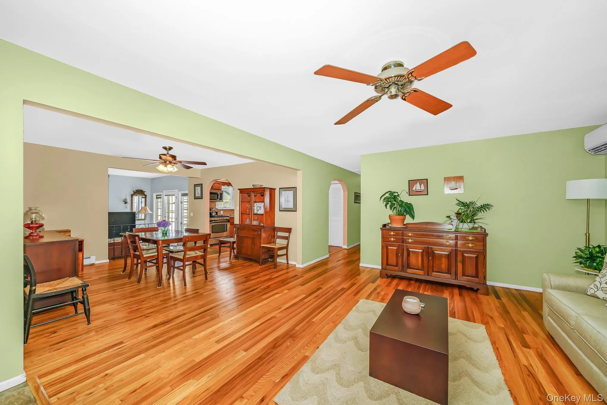 4 Oak Street, Brookhaven, NY, 3 Bedrooms Bedrooms, 9 Rooms Rooms,1 BathroomBathrooms,Residential,For Rent,Oak,0,1039473 4 Oak Street, Brookhaven, NY, 3 Bedrooms Bedrooms, 9 Rooms Rooms,1 BathroomBathrooms,Residential,For Rent,Oak,0,1039473