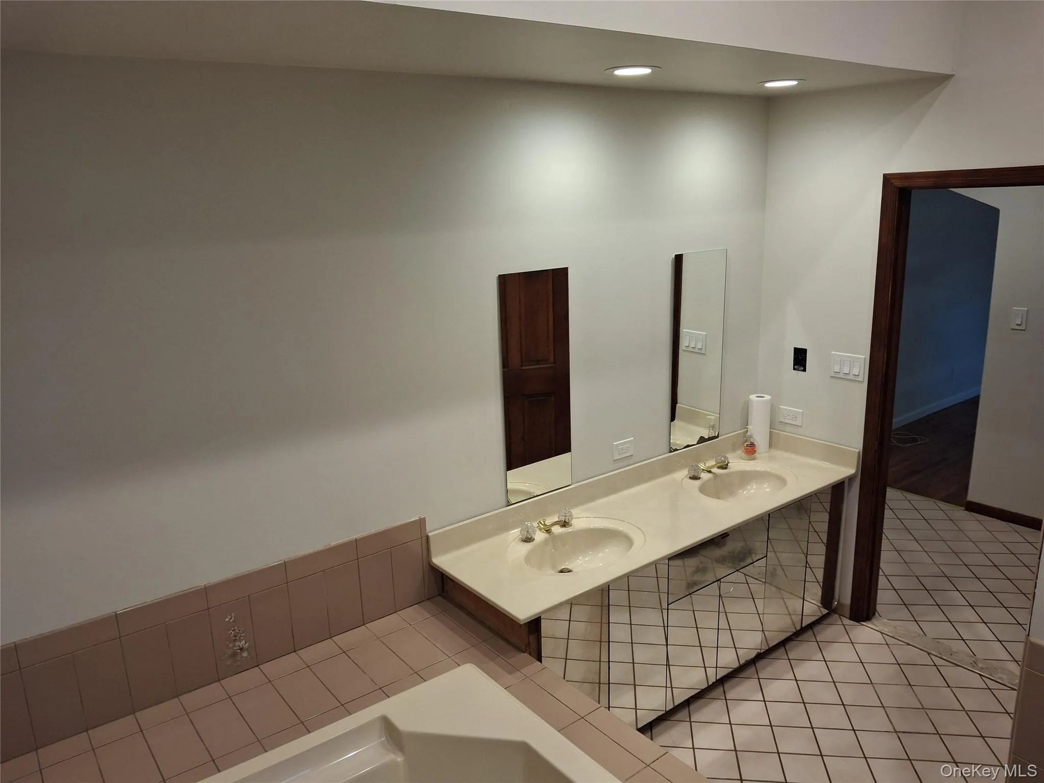 63 Ruby Street, Hempstead, NY, 3 Bedrooms Bedrooms, 7 Rooms Rooms,1 BathroomBathrooms,Residential,For Rent,Ruby,0,1039474 63 Ruby Street, Hempstead, NY, 3 Bedrooms Bedrooms, 7 Rooms Rooms,1 BathroomBathrooms,Residential,For Rent,Ruby,0,1039474