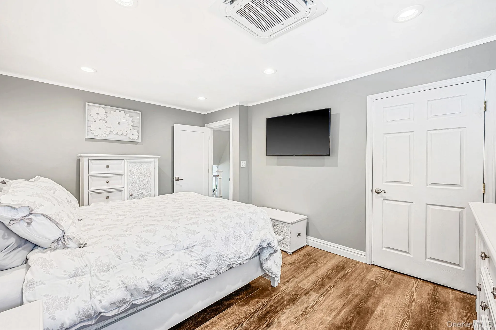 5 Gardenia Drive, Smithtown, NY, 3 Bedrooms Bedrooms, 9 Rooms Rooms,2 BathroomsBathrooms,Residential,For Rent,Gardenia,0,1039479 5 Gardenia Drive, Smithtown, NY, 3 Bedrooms Bedrooms, 9 Rooms Rooms,2 BathroomsBathrooms,Residential,For Rent,Gardenia,0,1039479