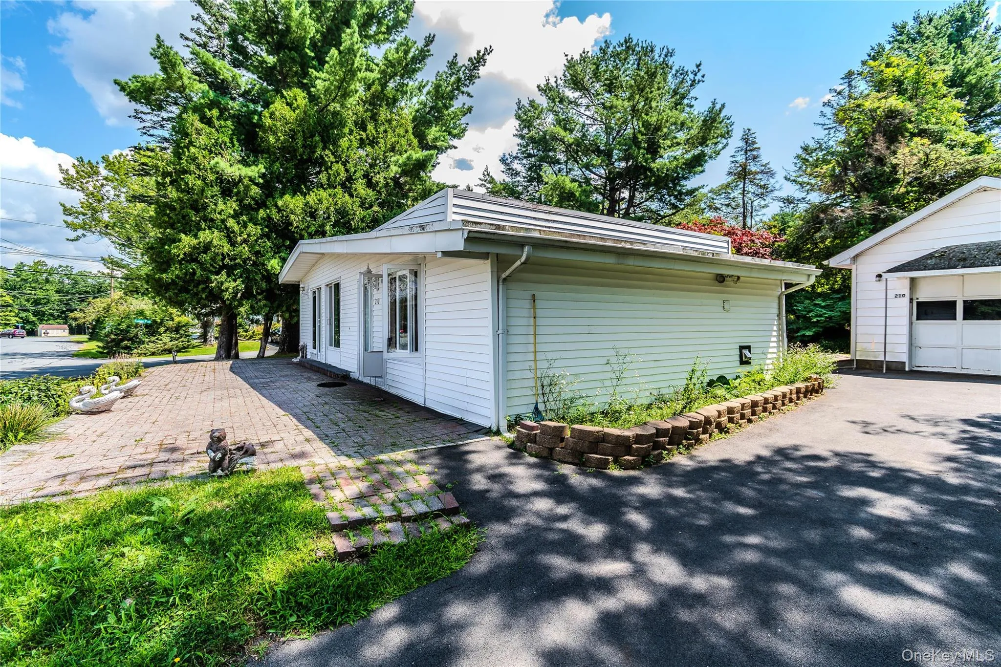 210 Lake Shore Drive, Thompson, NY, 3 Bedrooms Bedrooms, 5 Rooms Rooms,1 BathroomBathrooms,Residential,For Rent,Lake Shore,0,1039491 210 Lake Shore Drive, Thompson, NY, 3 Bedrooms Bedrooms, 5 Rooms Rooms,1 BathroomBathrooms,Residential,For Rent,Lake Shore,0,1039491