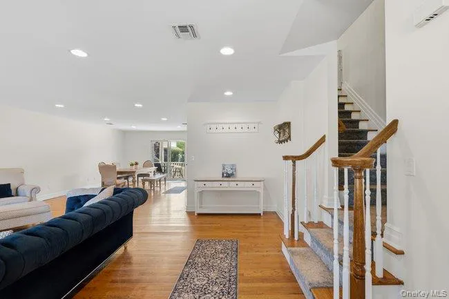 47 Syosset Circle, Oyster Bay, NY, 4 Bedrooms Bedrooms, 9 Rooms Rooms,2 BathroomsBathrooms,Residential,For Rent,Syosset,0,1039492 47 Syosset Circle, Oyster Bay, NY, 4 Bedrooms Bedrooms, 9 Rooms Rooms,2 BathroomsBathrooms,Residential,For Rent,Syosset,0,1039492