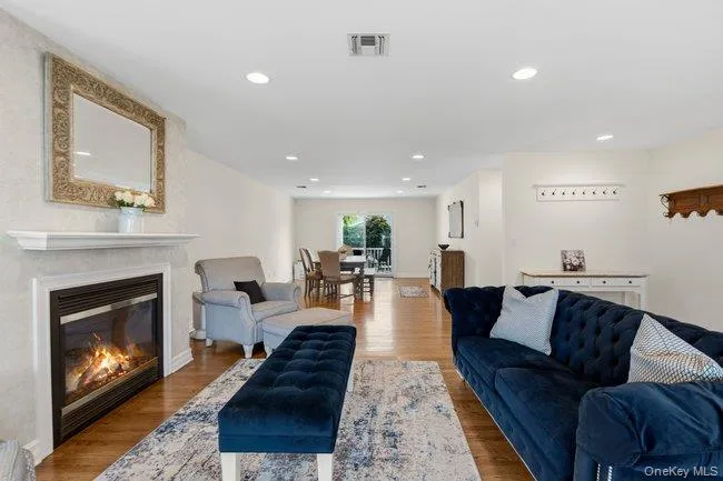 47 Syosset Circle, Oyster Bay, NY, 4 Bedrooms Bedrooms, 9 Rooms Rooms,2 BathroomsBathrooms,Residential,For Rent,Syosset,0,1039492 47 Syosset Circle, Oyster Bay, NY, 4 Bedrooms Bedrooms, 9 Rooms Rooms,2 BathroomsBathrooms,Residential,For Rent,Syosset,0,1039492