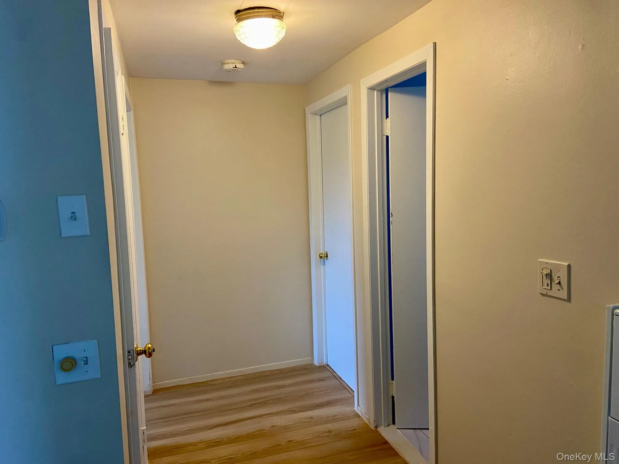 11 April Lane, Oyster Bay, NY, 2 Bedrooms Bedrooms, 4 Rooms Rooms,1 BathroomBathrooms,Residential Lease,For Rent,April,0,1039493 11 April Lane, Oyster Bay, NY, 2 Bedrooms Bedrooms, 4 Rooms Rooms,1 BathroomBathrooms,Residential Lease,For Rent,April,0,1039493