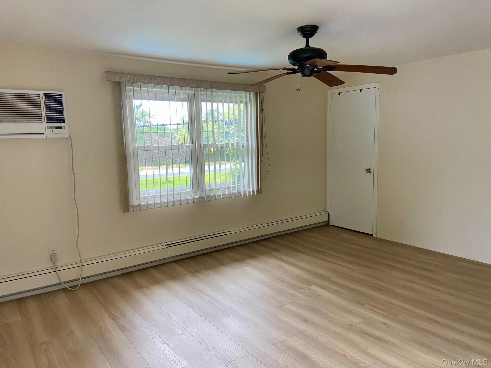 11 April Lane, Oyster Bay, NY, 2 Bedrooms Bedrooms, 4 Rooms Rooms,1 BathroomBathrooms,Residential Lease,For Rent,April,0,1039493 11 April Lane, Oyster Bay, NY, 2 Bedrooms Bedrooms, 4 Rooms Rooms,1 BathroomBathrooms,Residential Lease,For Rent,April,0,1039493