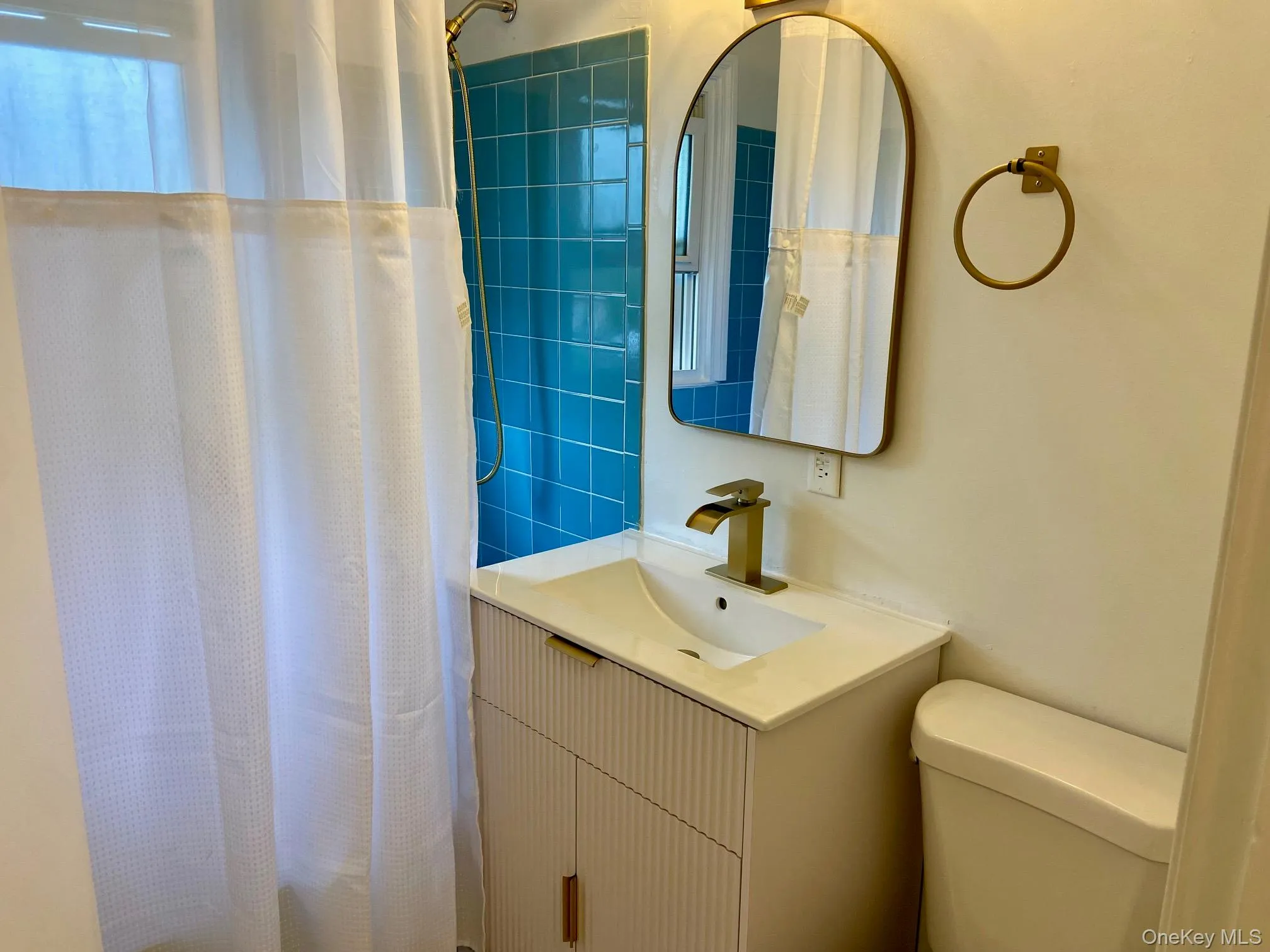 11 April Lane, Oyster Bay, NY, 2 Bedrooms Bedrooms, 4 Rooms Rooms,1 BathroomBathrooms,Residential Lease,For Rent,April,0,1039493 11 April Lane, Oyster Bay, NY, 2 Bedrooms Bedrooms, 4 Rooms Rooms,1 BathroomBathrooms,Residential Lease,For Rent,April,0,1039493