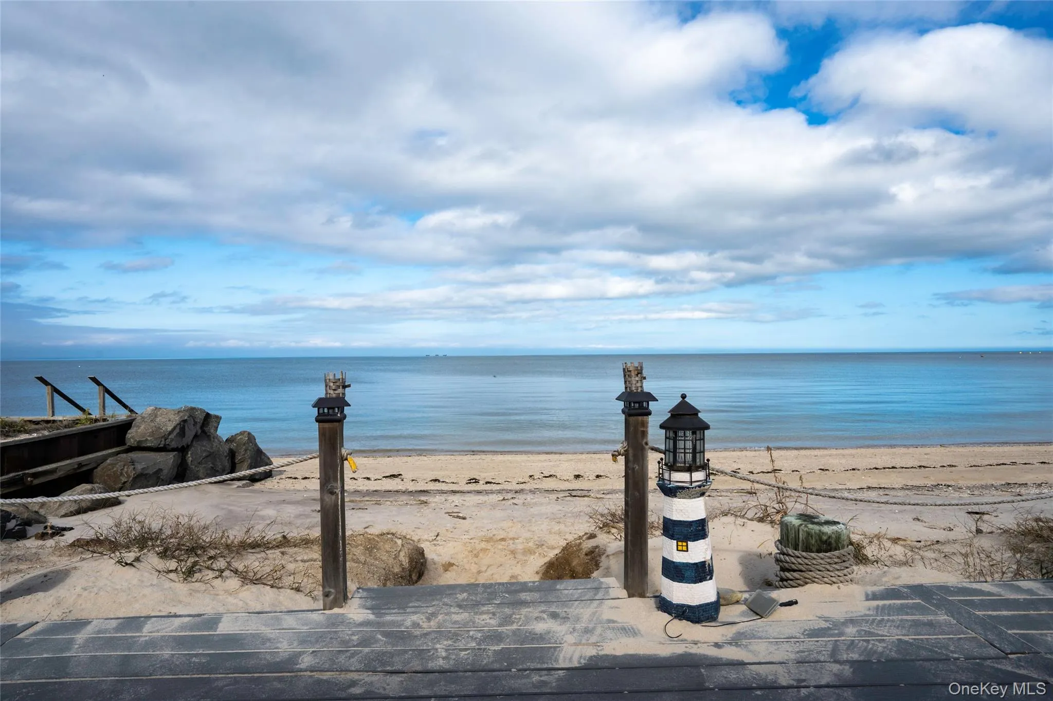 Direct beach access to your private beach with panoramic waterviews of the LI Sound. Direct beach access to your private beach with panoramic waterviews of the LI Sound.