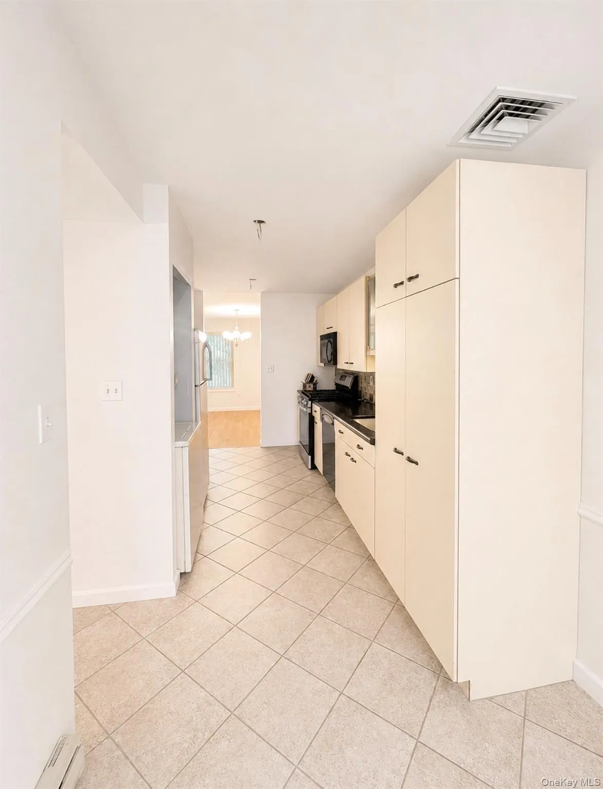803 Lenox Road, Monroe, NY, 3 Bedrooms Bedrooms, 6 Rooms Rooms,2 BathroomsBathrooms,Residential Lease,For Rent,Lenox,0,1039501 803 Lenox Road, Monroe, NY, 3 Bedrooms Bedrooms, 6 Rooms Rooms,2 BathroomsBathrooms,Residential Lease,For Rent,Lenox,0,1039501