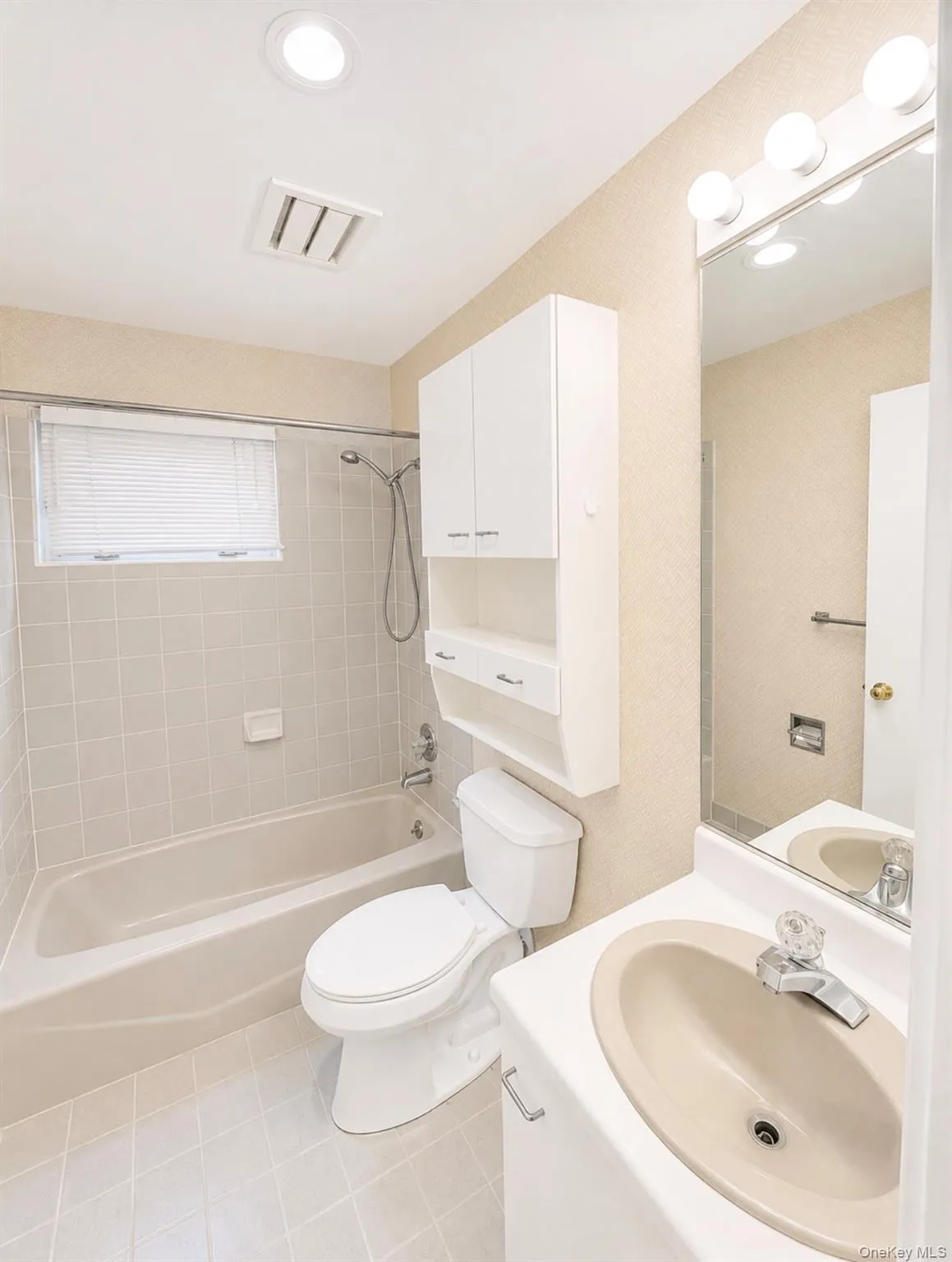 803 Lenox Road, Monroe, NY, 3 Bedrooms Bedrooms, 6 Rooms Rooms,2 BathroomsBathrooms,Residential Lease,For Rent,Lenox,0,1039501 803 Lenox Road, Monroe, NY, 3 Bedrooms Bedrooms, 6 Rooms Rooms,2 BathroomsBathrooms,Residential Lease,For Rent,Lenox,0,1039501