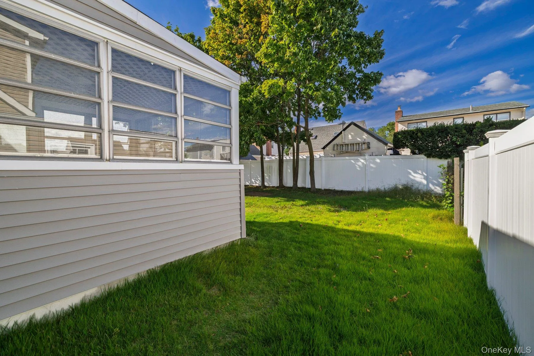 Side Yard Side Yard