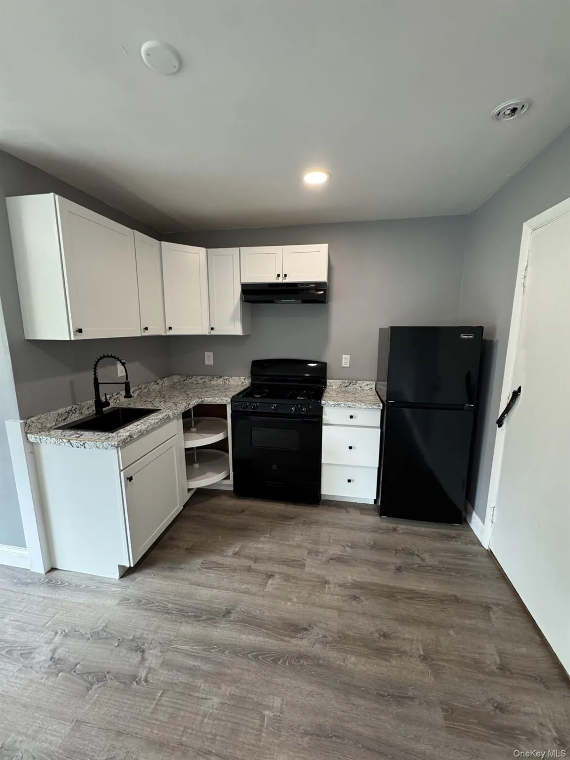 75 South Avenue, Beacon, NY, 1 Bedroom Bedrooms, 3 Rooms Rooms,1 BathroomBathrooms,Residential Lease,For Rent,South,0,1039512 75 South Avenue, Beacon, NY, 1 Bedroom Bedrooms, 3 Rooms Rooms,1 BathroomBathrooms,Residential Lease,For Rent,South,0,1039512