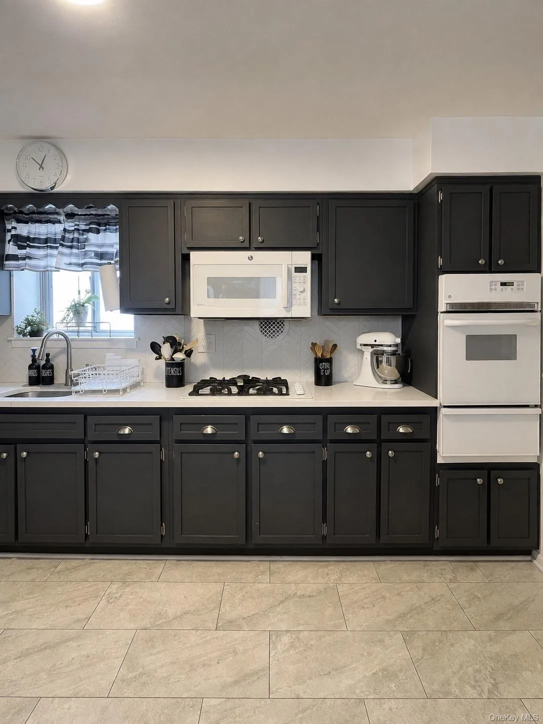 1340 Mac Donough Place, New York, NY, 3 Bedrooms Bedrooms, 8 Rooms Rooms,1 BathroomBathrooms,Residential,For Rent,Mac Donough,0,1039516 1340 Mac Donough Place, New York, NY, 3 Bedrooms Bedrooms, 8 Rooms Rooms,1 BathroomBathrooms,Residential,For Rent,Mac Donough,0,1039516