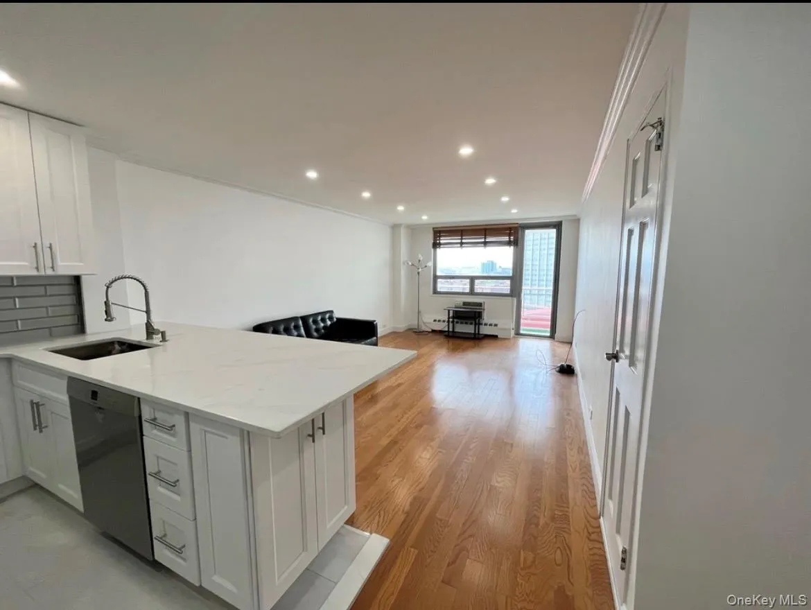 61-25 Street, New York, NY, 3 Rooms Rooms,1 BathroomBathrooms,Residential Lease,For Rent,Street,0,1039518 61-25 Street, New York, NY, 3 Rooms Rooms,1 BathroomBathrooms,Residential Lease,For Rent,Street,0,1039518