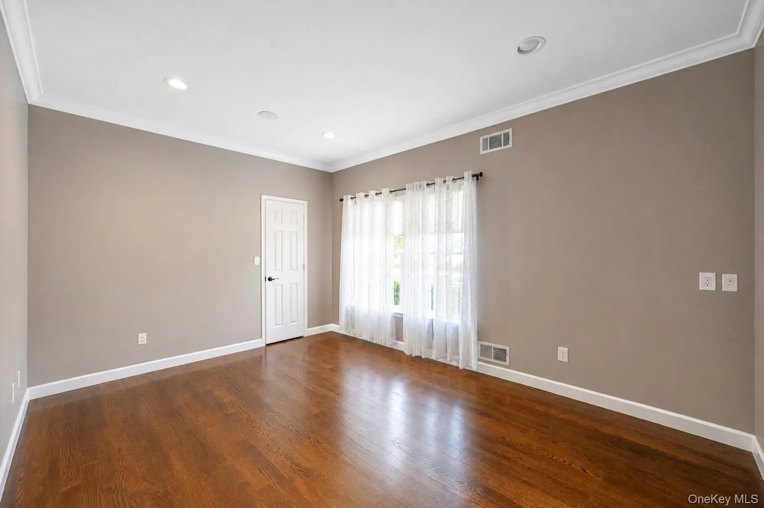 55 Casey Lane, Brookhaven, NY, 4 Bedrooms Bedrooms, 10 Rooms Rooms,3 BathroomsBathrooms,Residential,For Rent,Casey,0,1039519 55 Casey Lane, Brookhaven, NY, 4 Bedrooms Bedrooms, 10 Rooms Rooms,3 BathroomsBathrooms,Residential,For Rent,Casey,0,1039519