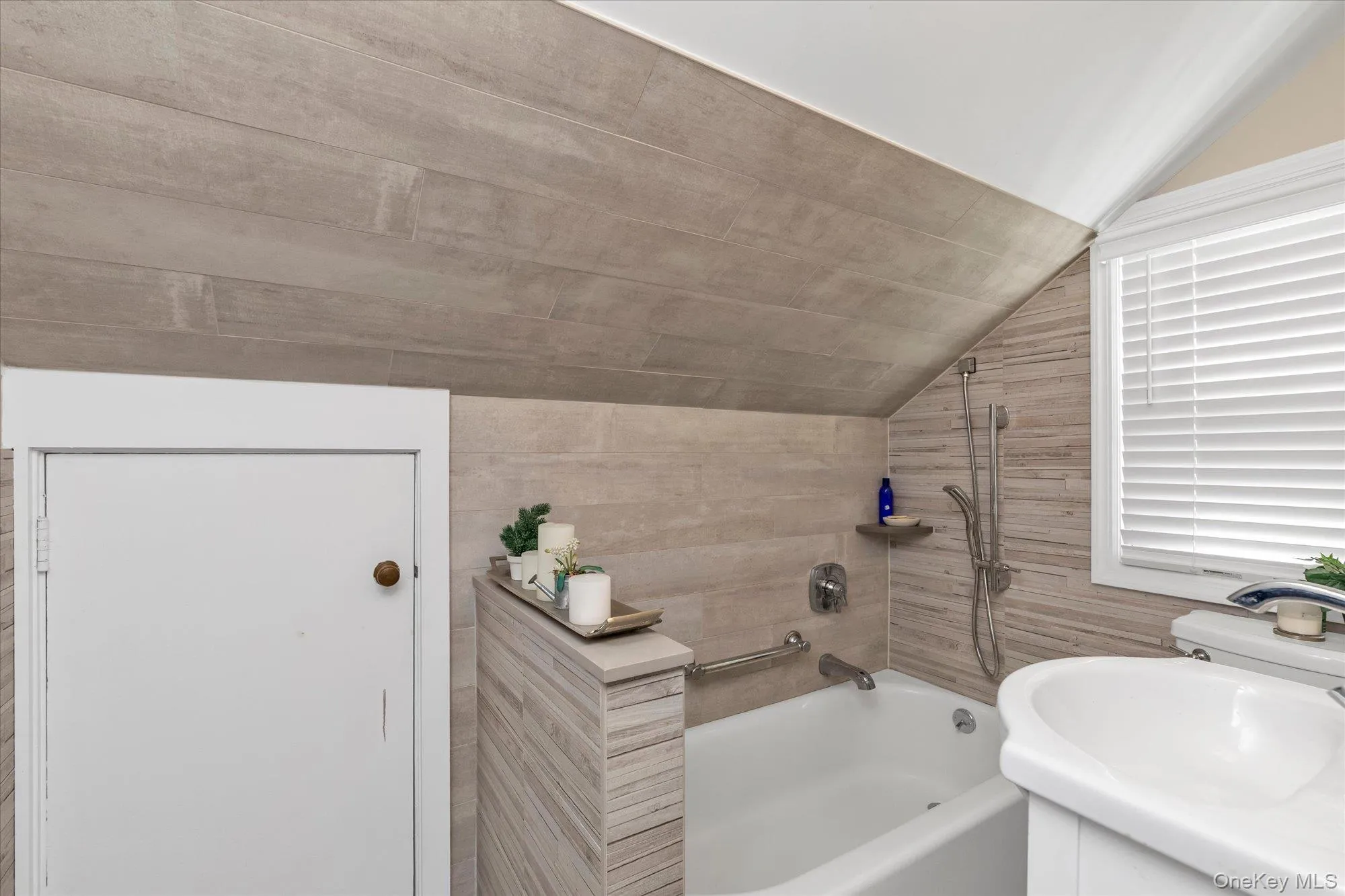 58 Alexine Avenue, Hempstead, NY, 3 Bedrooms Bedrooms, 7 Rooms Rooms,2 BathroomsBathrooms,Residential,For Rent,Alexine,0,1039525 58 Alexine Avenue, Hempstead, NY, 3 Bedrooms Bedrooms, 7 Rooms Rooms,2 BathroomsBathrooms,Residential,For Rent,Alexine,0,1039525