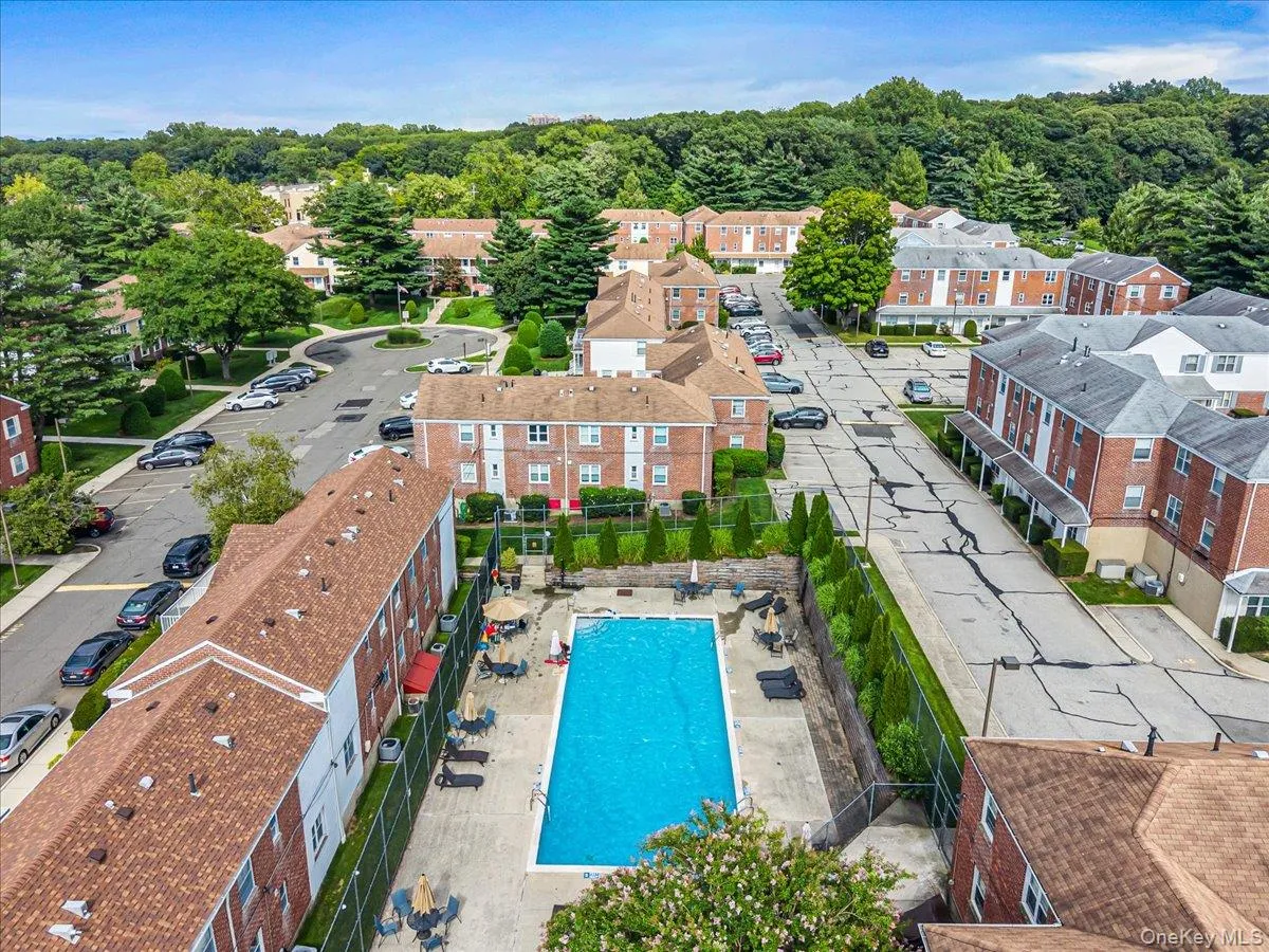 67-71 Cloverdale Lane, New York, NY, 1 Bedroom Bedrooms, 4 Rooms Rooms,1 BathroomBathrooms,Residential,For Rent,Cloverdale,0,1039533 67-71 Cloverdale Lane, New York, NY, 1 Bedroom Bedrooms, 4 Rooms Rooms,1 BathroomBathrooms,Residential,For Rent,Cloverdale,0,1039533