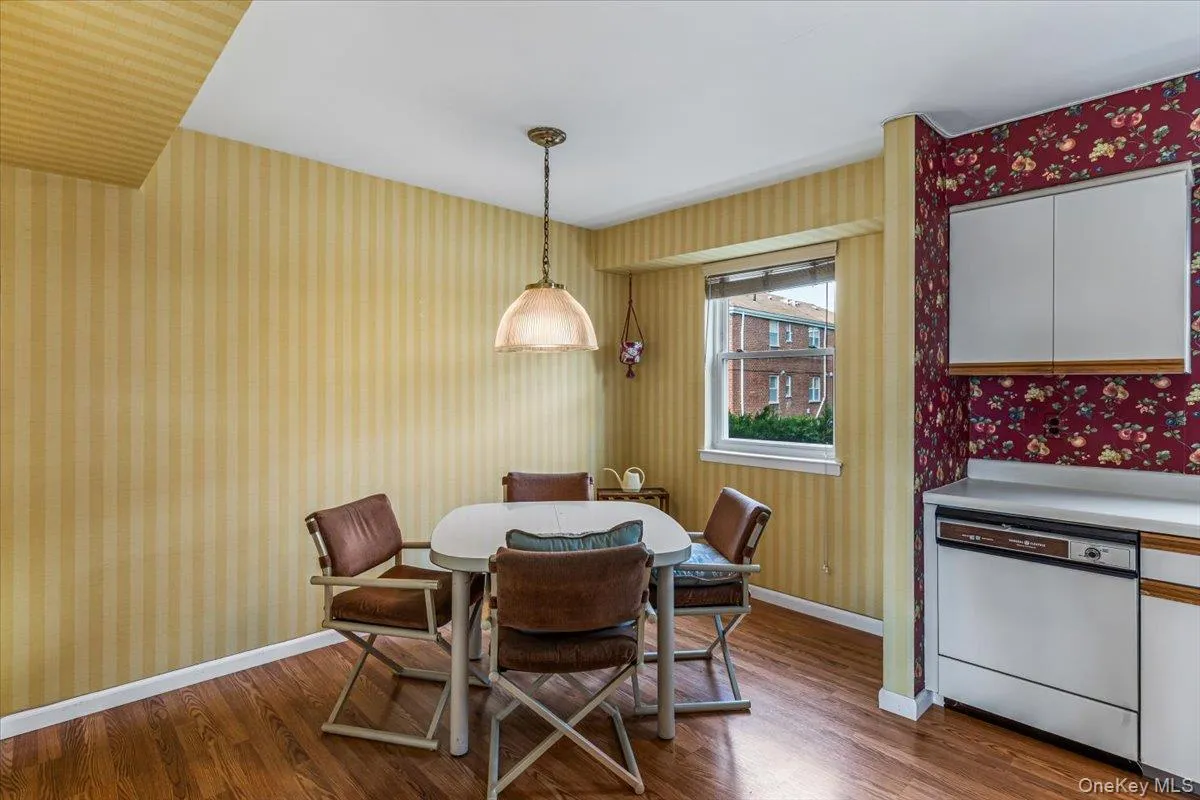 67-71 Cloverdale Lane, New York, NY, 1 Bedroom Bedrooms, 4 Rooms Rooms,1 BathroomBathrooms,Residential,For Rent,Cloverdale,0,1039533 67-71 Cloverdale Lane, New York, NY, 1 Bedroom Bedrooms, 4 Rooms Rooms,1 BathroomBathrooms,Residential,For Rent,Cloverdale,0,1039533