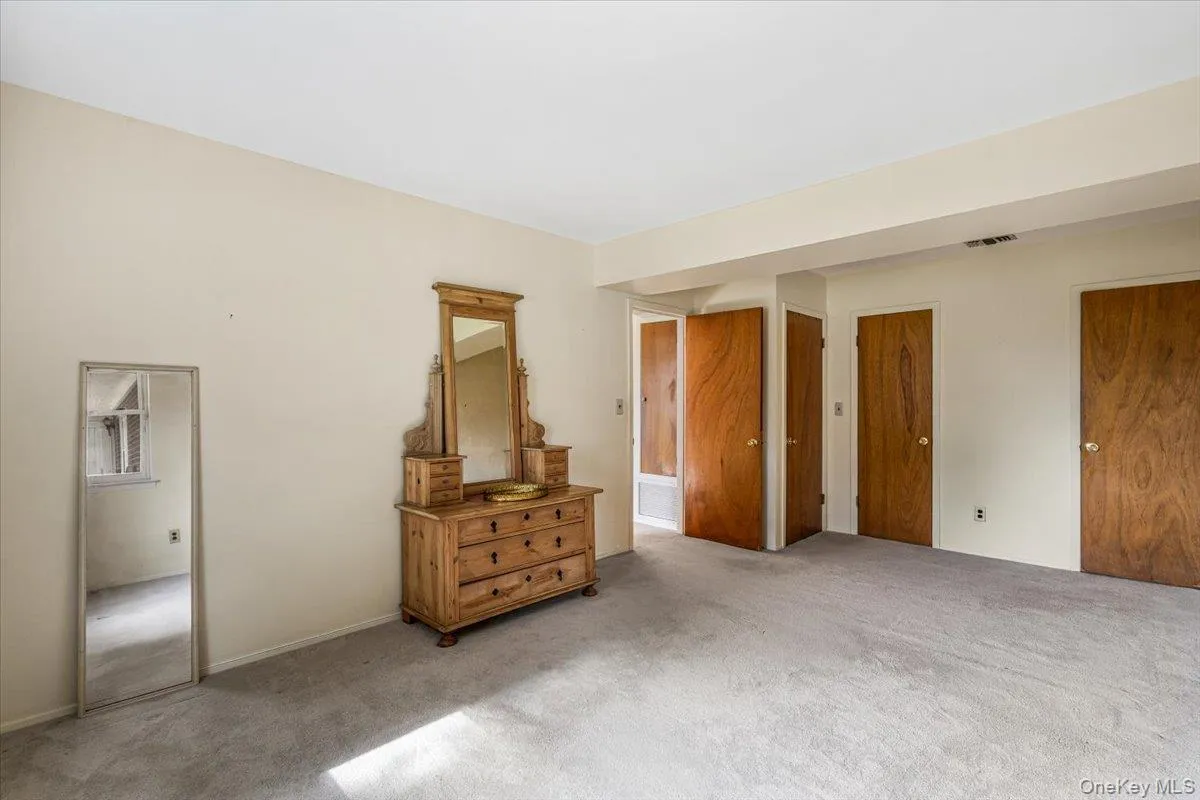 67-71 Cloverdale Lane, New York, NY, 1 Bedroom Bedrooms, 4 Rooms Rooms,1 BathroomBathrooms,Residential,For Rent,Cloverdale,0,1039533 67-71 Cloverdale Lane, New York, NY, 1 Bedroom Bedrooms, 4 Rooms Rooms,1 BathroomBathrooms,Residential,For Rent,Cloverdale,0,1039533