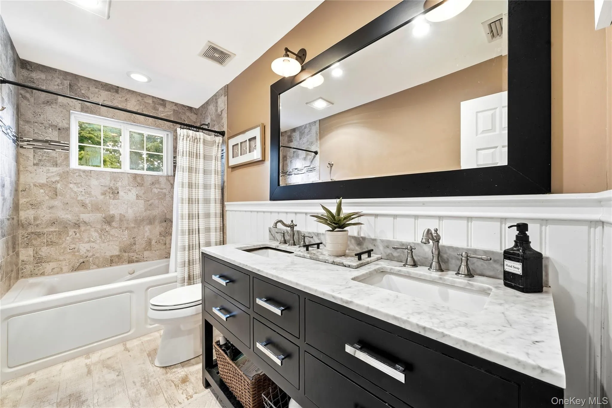 1536 Winganhauppauge Road, Islip, NY, 4 Bedrooms Bedrooms, 9 Rooms Rooms,3 BathroomsBathrooms,Residential,For Rent,Winganhauppauge,0,1039534 1536 Winganhauppauge Road, Islip, NY, 4 Bedrooms Bedrooms, 9 Rooms Rooms,3 BathroomsBathrooms,Residential,For Rent,Winganhauppauge,0,1039534