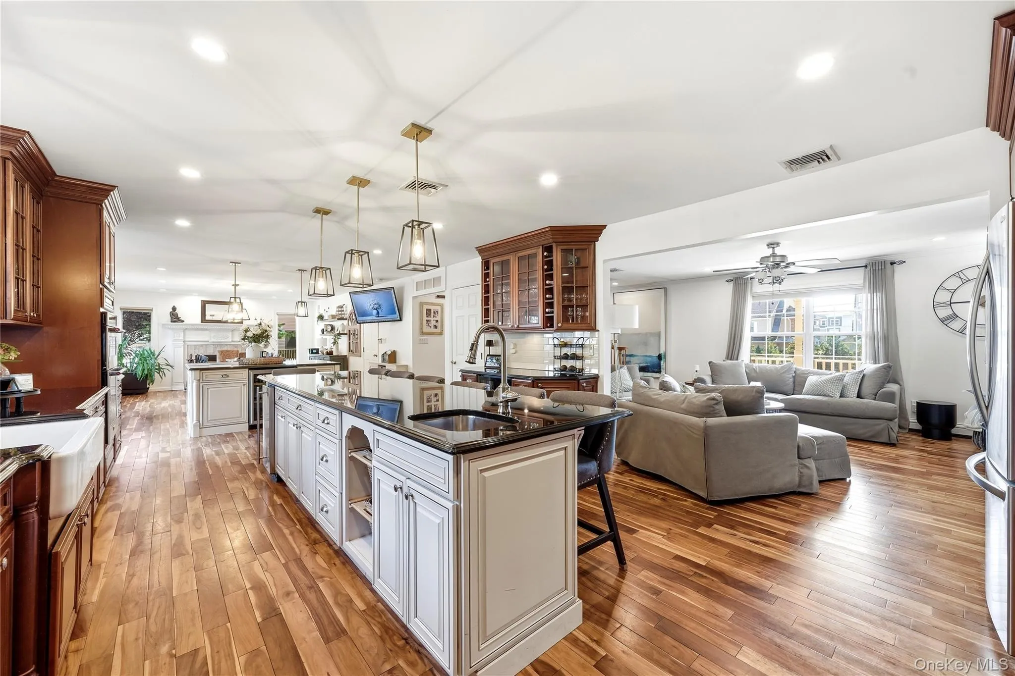 1536 Winganhauppauge Road, Islip, NY, 4 Bedrooms Bedrooms, 9 Rooms Rooms,3 BathroomsBathrooms,Residential,For Rent,Winganhauppauge,0,1039534 1536 Winganhauppauge Road, Islip, NY, 4 Bedrooms Bedrooms, 9 Rooms Rooms,3 BathroomsBathrooms,Residential,For Rent,Winganhauppauge,0,1039534