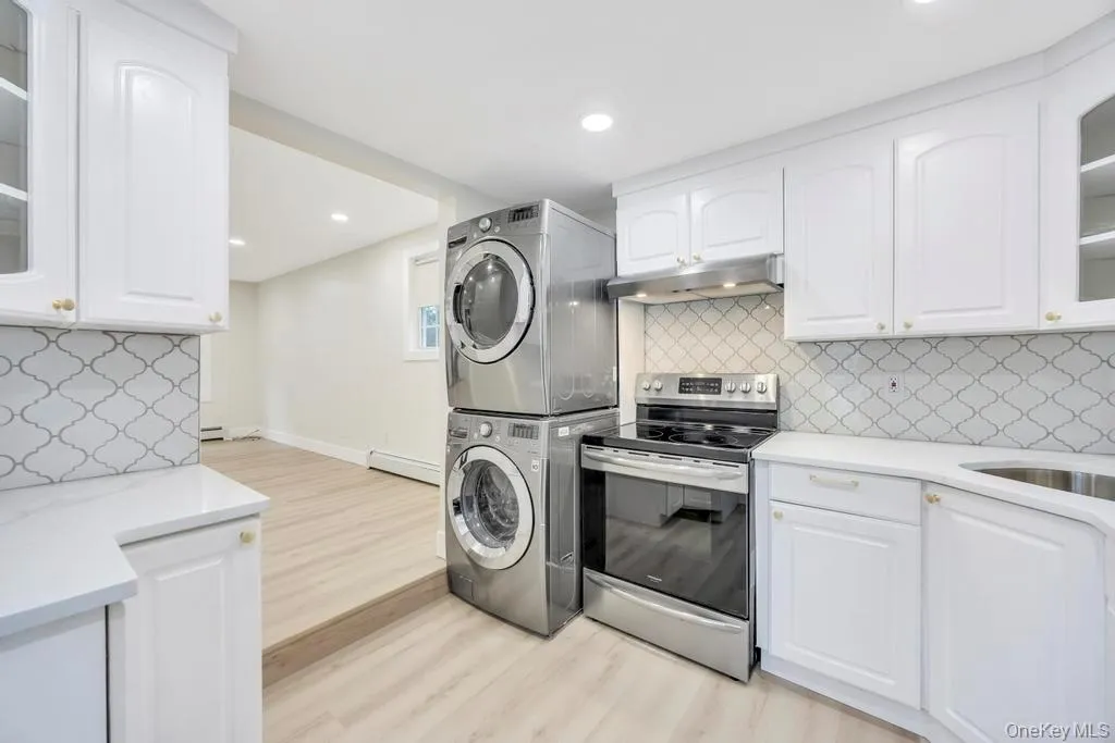 34 Ormond Avenue, Brookhaven, NY, 2 Bedrooms Bedrooms, 4 Rooms Rooms,1 BathroomBathrooms,Residential,For Rent,Ormond,0,1039541 34 Ormond Avenue, Brookhaven, NY, 2 Bedrooms Bedrooms, 4 Rooms Rooms,1 BathroomBathrooms,Residential,For Rent,Ormond,0,1039541
