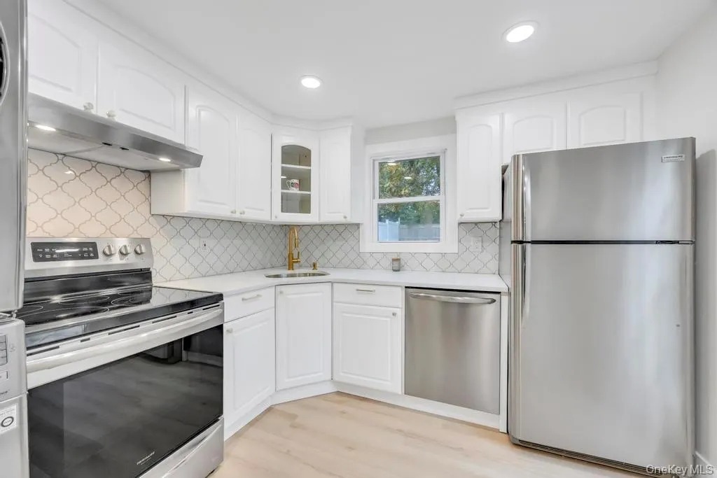 34 Ormond Avenue, Brookhaven, NY, 2 Bedrooms Bedrooms, 4 Rooms Rooms,1 BathroomBathrooms,Residential,For Rent,Ormond,0,1039541 34 Ormond Avenue, Brookhaven, NY, 2 Bedrooms Bedrooms, 4 Rooms Rooms,1 BathroomBathrooms,Residential,For Rent,Ormond,0,1039541