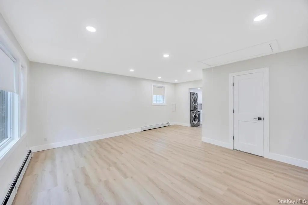 34 Ormond Avenue, Brookhaven, NY, 2 Bedrooms Bedrooms, 4 Rooms Rooms,1 BathroomBathrooms,Residential,For Rent,Ormond,0,1039541 34 Ormond Avenue, Brookhaven, NY, 2 Bedrooms Bedrooms, 4 Rooms Rooms,1 BathroomBathrooms,Residential,For Rent,Ormond,0,1039541