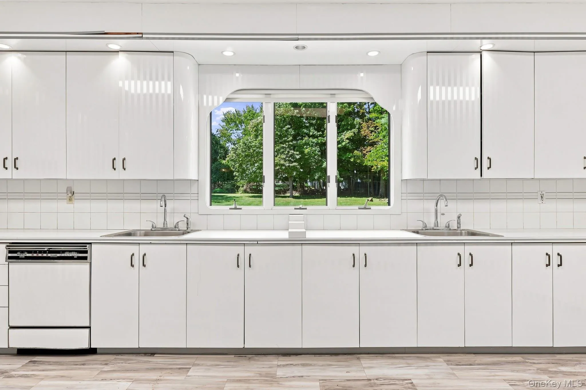 306 Grandview Avenue, Ramapo, NY, 8 Bedrooms Bedrooms, 15 Rooms Rooms,4 BathroomsBathrooms,Residential,For Rent,Grandview,0,1039542 306 Grandview Avenue, Ramapo, NY, 8 Bedrooms Bedrooms, 15 Rooms Rooms,4 BathroomsBathrooms,Residential,For Rent,Grandview,0,1039542