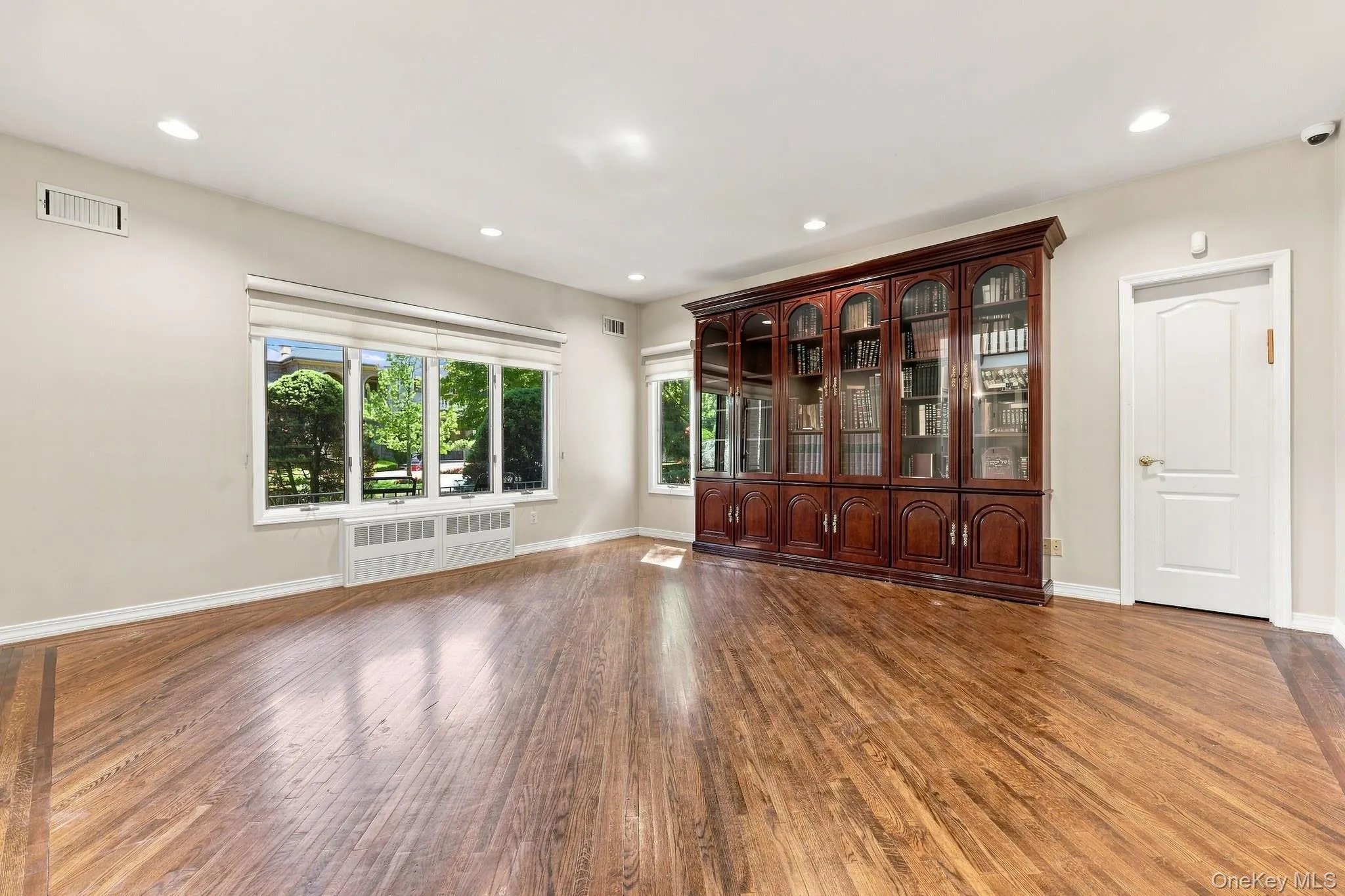 306 Grandview Avenue, Ramapo, NY, 8 Bedrooms Bedrooms, 15 Rooms Rooms,4 BathroomsBathrooms,Residential,For Rent,Grandview,0,1039542 306 Grandview Avenue, Ramapo, NY, 8 Bedrooms Bedrooms, 15 Rooms Rooms,4 BathroomsBathrooms,Residential,For Rent,Grandview,0,1039542