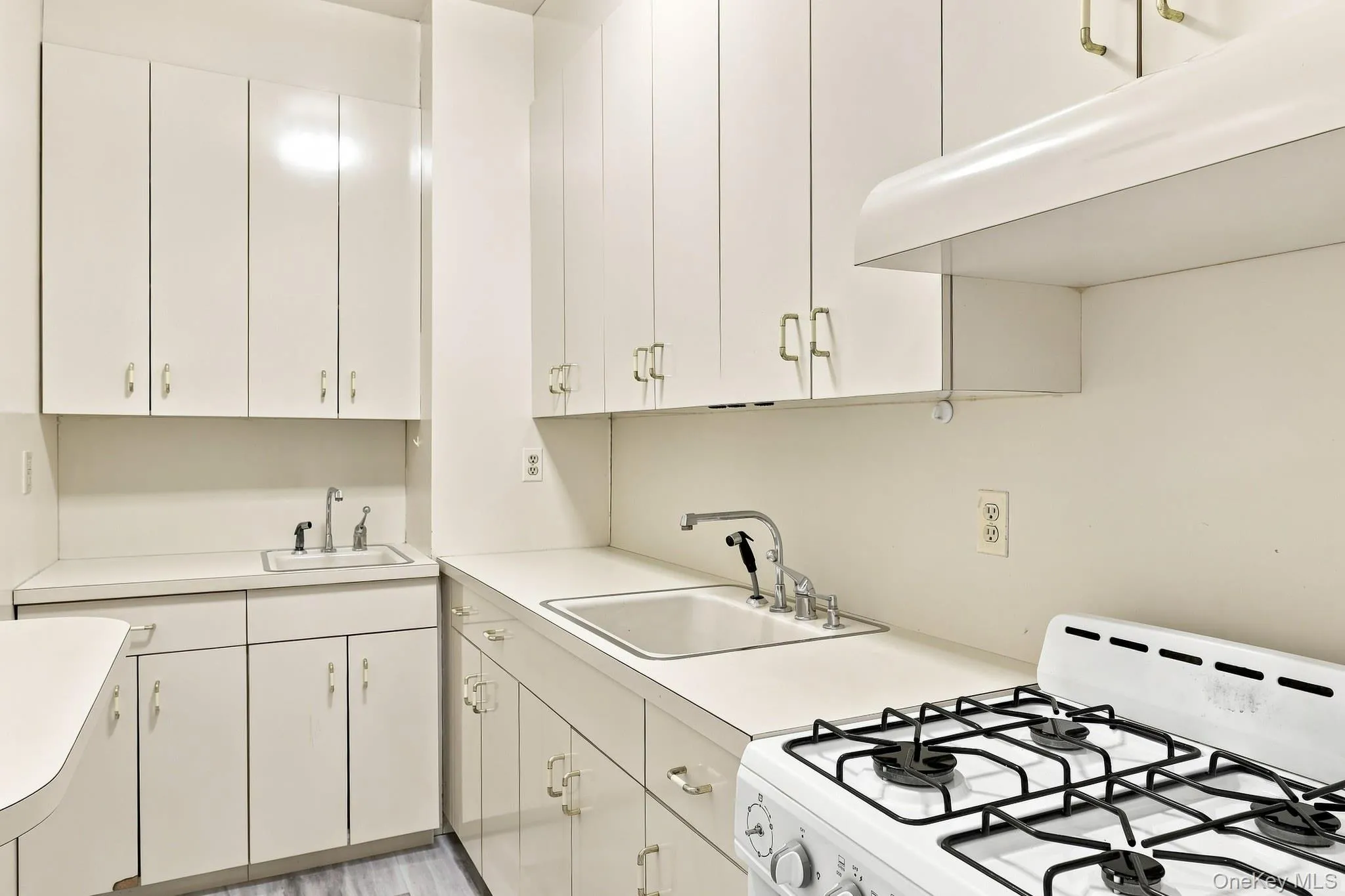 306 Grandview Avenue, Ramapo, NY, 8 Bedrooms Bedrooms, 15 Rooms Rooms,4 BathroomsBathrooms,Residential,For Rent,Grandview,0,1039542 306 Grandview Avenue, Ramapo, NY, 8 Bedrooms Bedrooms, 15 Rooms Rooms,4 BathroomsBathrooms,Residential,For Rent,Grandview,0,1039542