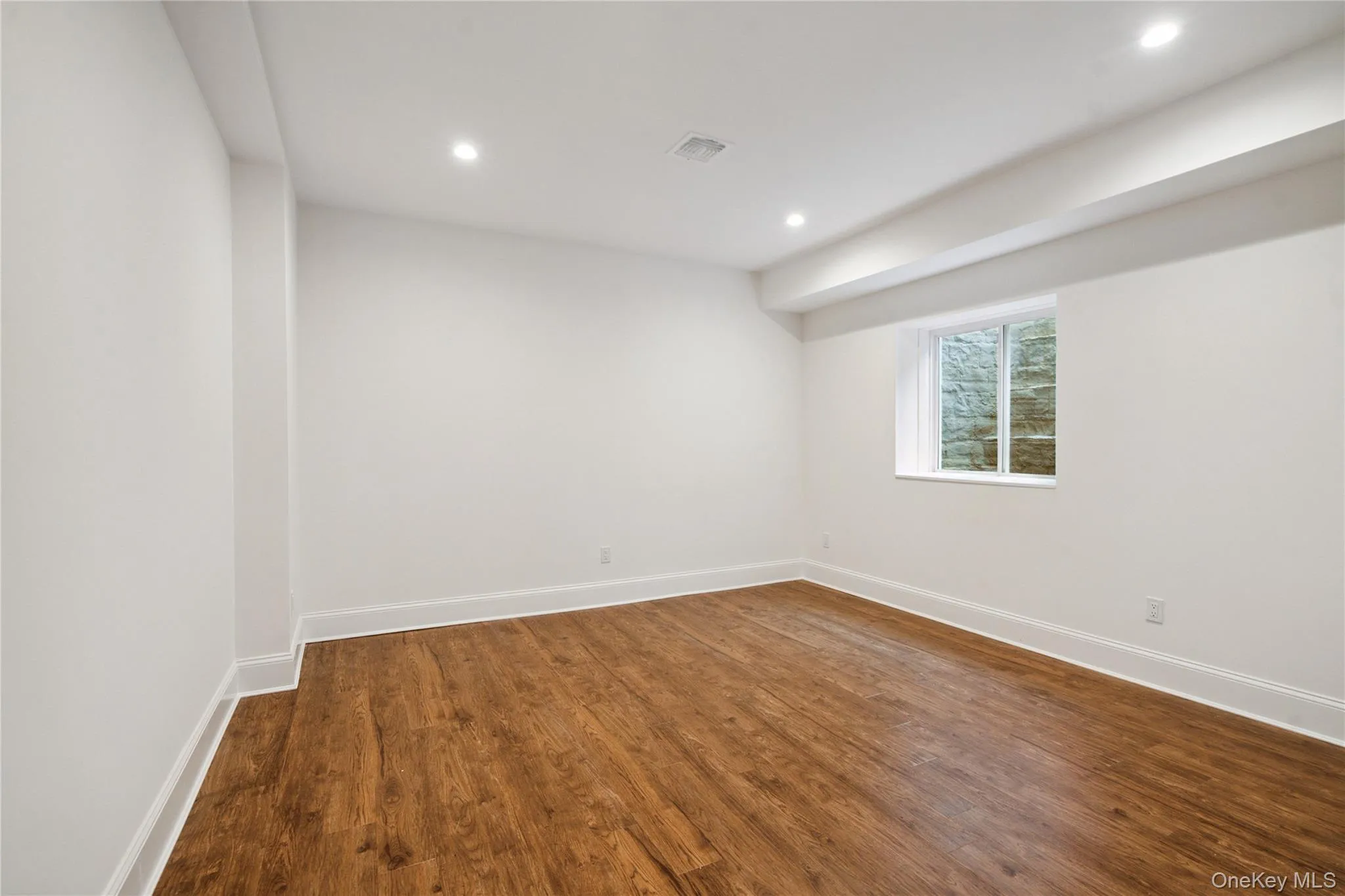 44 Plainview Road, Oyster Bay, NY, 6 Bedrooms Bedrooms, 10 Rooms Rooms,4 BathroomsBathrooms,Residential,For Rent,Plainview,0,1039543 44 Plainview Road, Oyster Bay, NY, 6 Bedrooms Bedrooms, 10 Rooms Rooms,4 BathroomsBathrooms,Residential,For Rent,Plainview,0,1039543