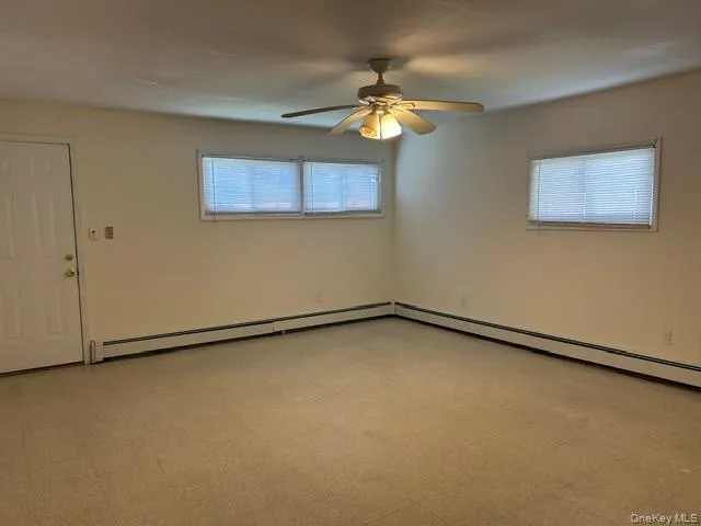 Spacious Primary bedroom on 1st Floor Spacious Primary bedroom on 1st Floor