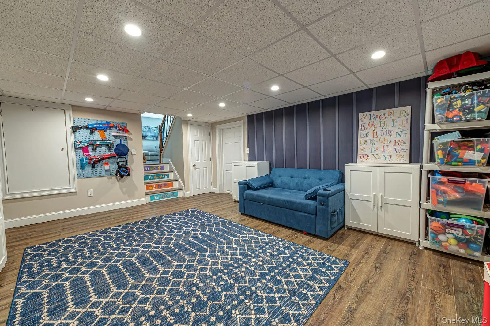 Amazing space/ample closets. Amazing space/ample closets.