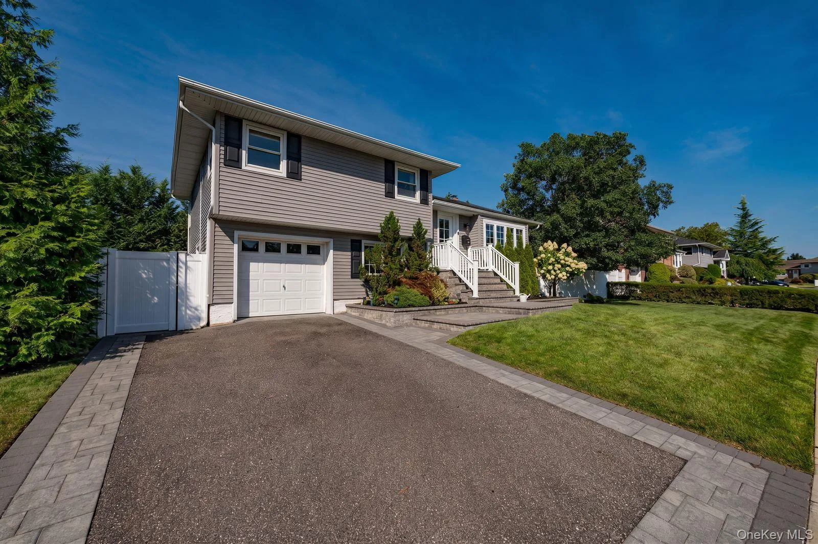 1814 Robin Lane, Hempstead, NY, 4 Bedrooms Bedrooms, 8 Rooms Rooms,2 BathroomsBathrooms,Residential,For Rent,Robin,0,1039547 1814 Robin Lane, Hempstead, NY, 4 Bedrooms Bedrooms, 8 Rooms Rooms,2 BathroomsBathrooms,Residential,For Rent,Robin,0,1039547