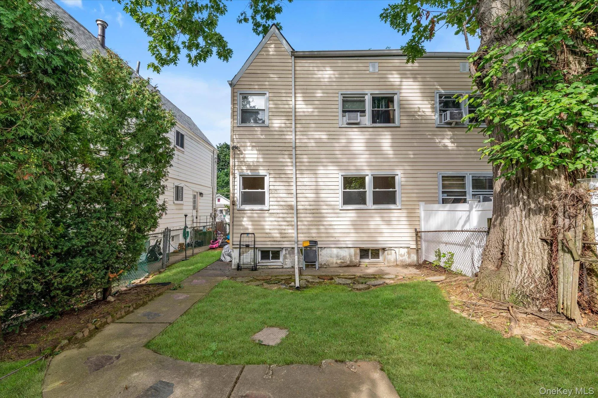 42-17 Marathon Parkway, New York, NY, 2 Bedrooms Bedrooms, 5 Rooms Rooms,2 BathroomsBathrooms,Residential Lease,For Rent,Marathon,0,1039550 42-17 Marathon Parkway, New York, NY, 2 Bedrooms Bedrooms, 5 Rooms Rooms,2 BathroomsBathrooms,Residential Lease,For Rent,Marathon,0,1039550