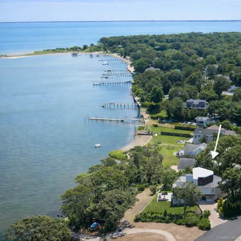 10 Bay View Drive, Southampton, New York 11946
