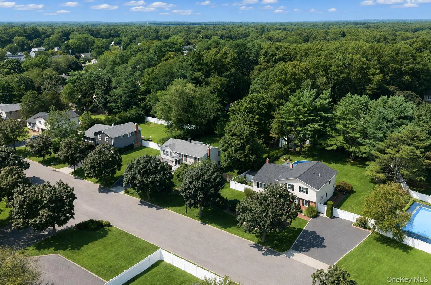 3 Humming Lane, Brookhaven, NY, 4 Bedrooms Bedrooms, 8 Rooms Rooms,3 BathroomsBathrooms,Residential,For Rent,Humming,0,1039557 3 Humming Lane, Brookhaven, NY, 4 Bedrooms Bedrooms, 8 Rooms Rooms,3 BathroomsBathrooms,Residential,For Rent,Humming,0,1039557