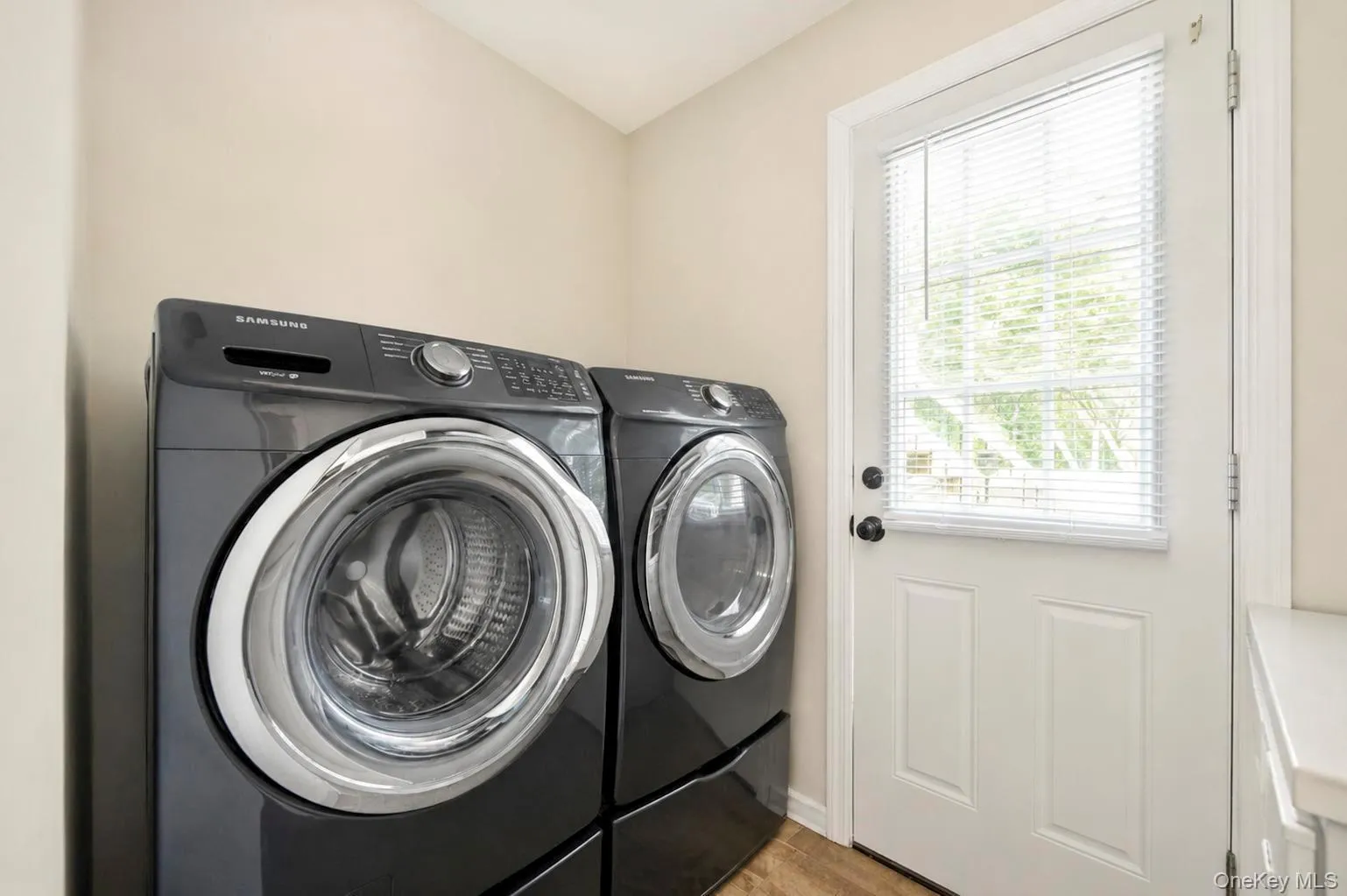 3 Humming Lane, Brookhaven, NY, 4 Bedrooms Bedrooms, 8 Rooms Rooms,3 BathroomsBathrooms,Residential,For Rent,Humming,0,1039557 3 Humming Lane, Brookhaven, NY, 4 Bedrooms Bedrooms, 8 Rooms Rooms,3 BathroomsBathrooms,Residential,For Rent,Humming,0,1039557