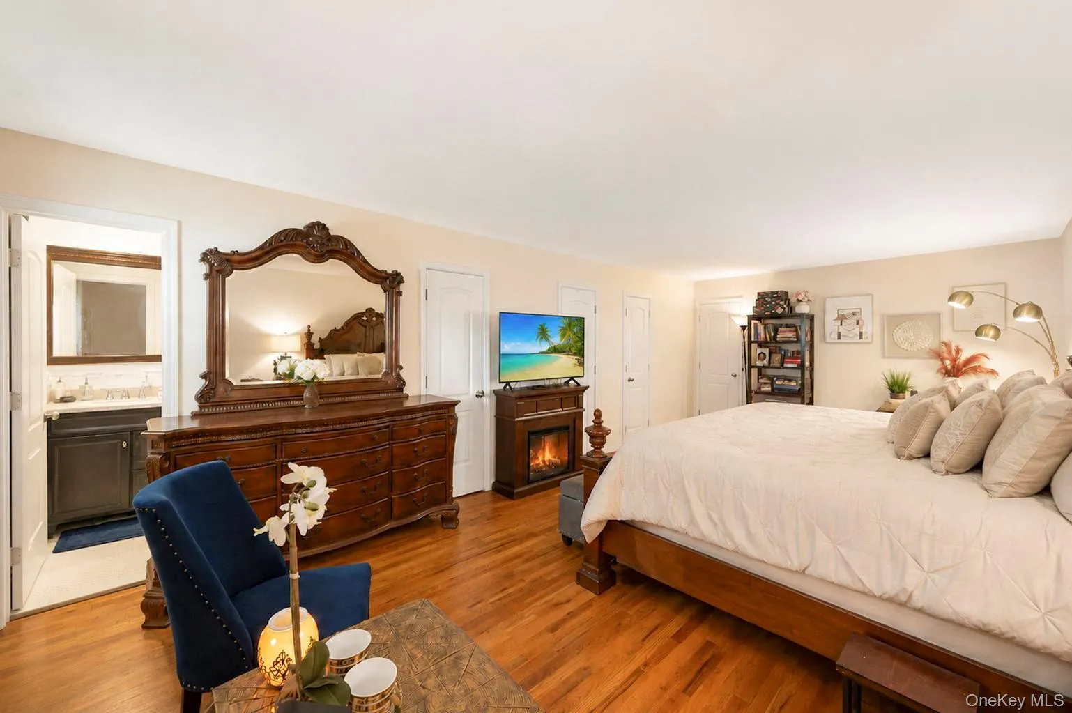 3 Humming Lane, Brookhaven, NY, 4 Bedrooms Bedrooms, 8 Rooms Rooms,3 BathroomsBathrooms,Residential,For Rent,Humming,0,1039557 3 Humming Lane, Brookhaven, NY, 4 Bedrooms Bedrooms, 8 Rooms Rooms,3 BathroomsBathrooms,Residential,For Rent,Humming,0,1039557