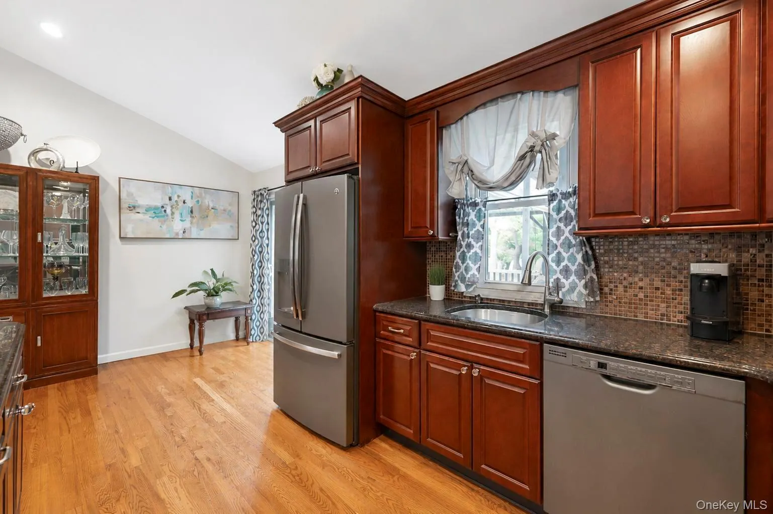3 Humming Lane, Brookhaven, NY, 4 Bedrooms Bedrooms, 8 Rooms Rooms,3 BathroomsBathrooms,Residential,For Rent,Humming,0,1039557 3 Humming Lane, Brookhaven, NY, 4 Bedrooms Bedrooms, 8 Rooms Rooms,3 BathroomsBathrooms,Residential,For Rent,Humming,0,1039557
