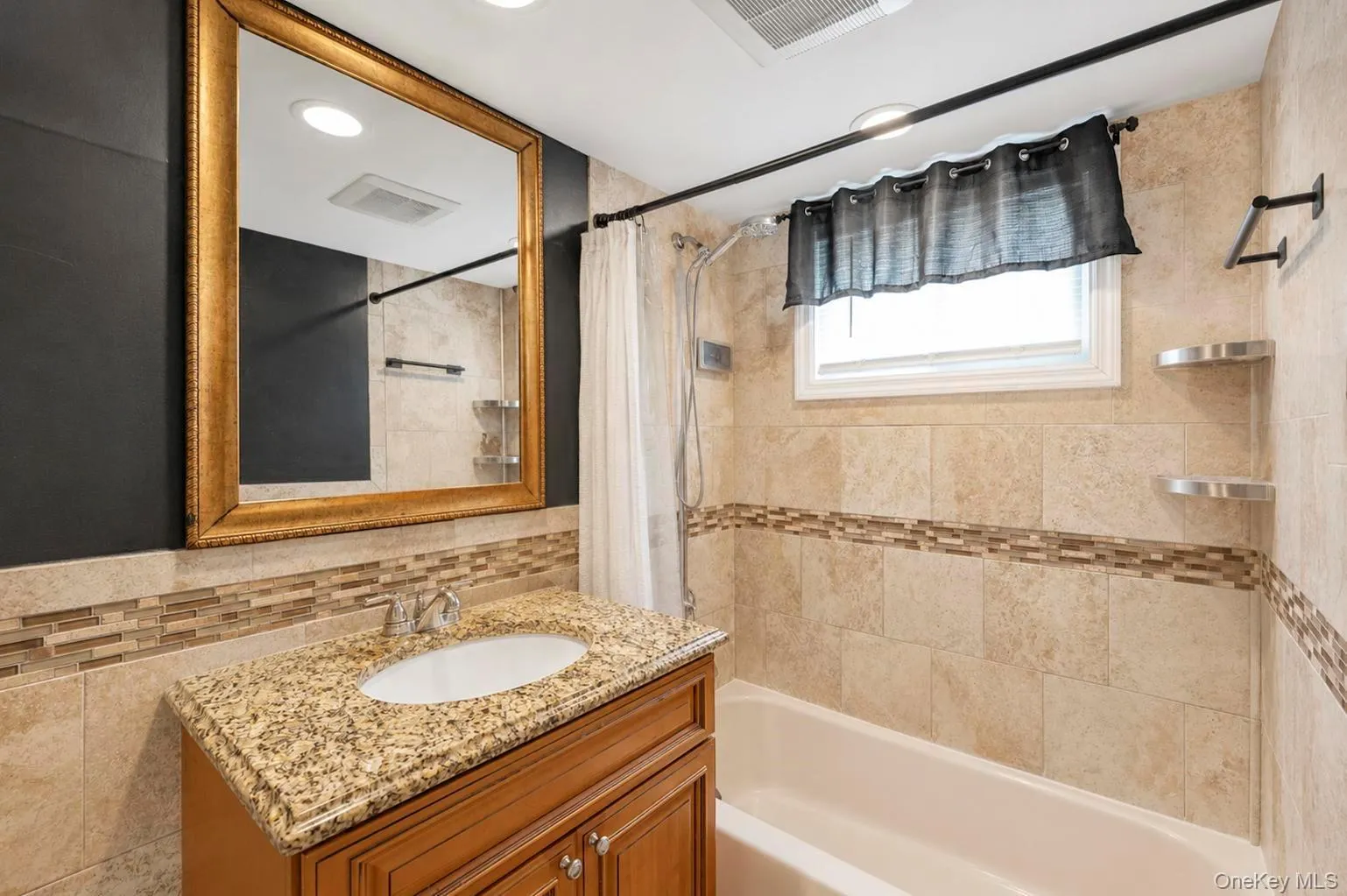 3 Humming Lane, Brookhaven, NY, 4 Bedrooms Bedrooms, 8 Rooms Rooms,3 BathroomsBathrooms,Residential,For Rent,Humming,0,1039557 3 Humming Lane, Brookhaven, NY, 4 Bedrooms Bedrooms, 8 Rooms Rooms,3 BathroomsBathrooms,Residential,For Rent,Humming,0,1039557