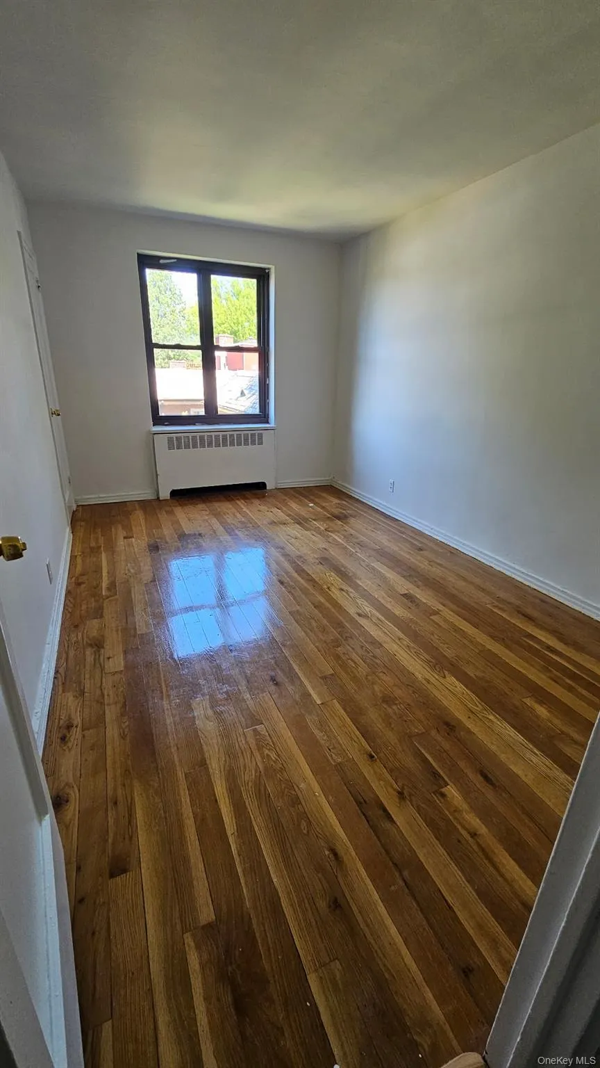 21 Schenck Avenue, North Hempstead, NY, 2 Bedrooms Bedrooms, 5 Rooms Rooms,1 BathroomBathrooms,Residential Lease,For Rent,Schenck,0,1039562 21 Schenck Avenue, North Hempstead, NY, 2 Bedrooms Bedrooms, 5 Rooms Rooms,1 BathroomBathrooms,Residential Lease,For Rent,Schenck,0,1039562