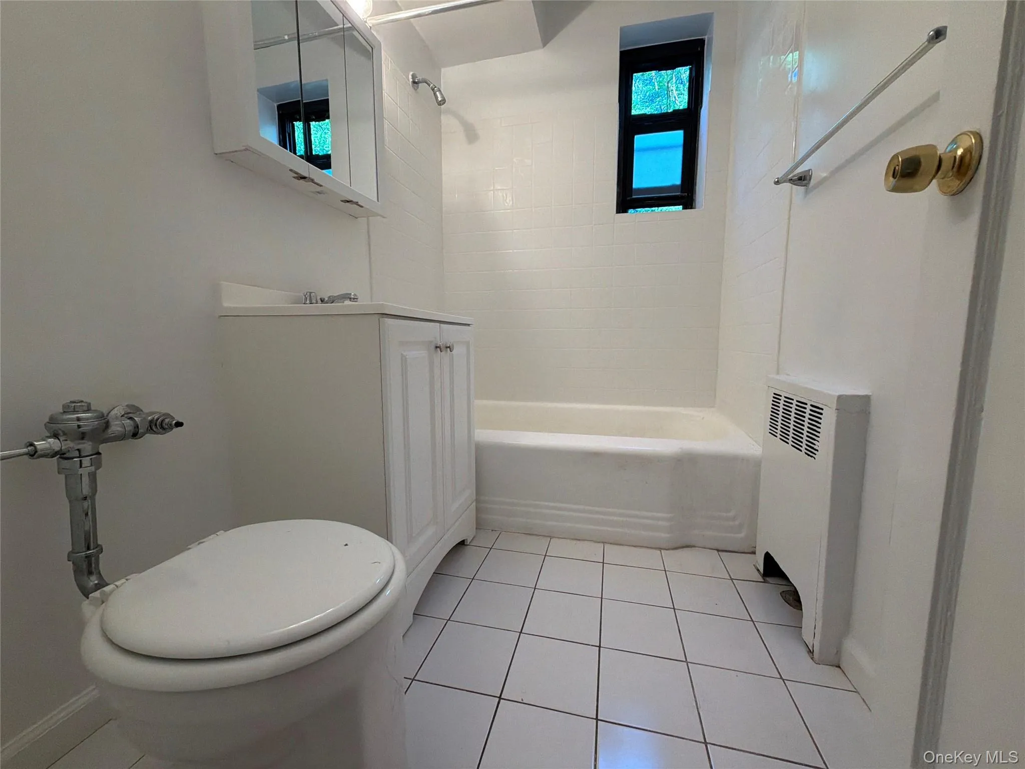 21 Schenck Avenue, North Hempstead, NY, 2 Bedrooms Bedrooms, 5 Rooms Rooms,1 BathroomBathrooms,Residential Lease,For Rent,Schenck,0,1039562 21 Schenck Avenue, North Hempstead, NY, 2 Bedrooms Bedrooms, 5 Rooms Rooms,1 BathroomBathrooms,Residential Lease,For Rent,Schenck,0,1039562