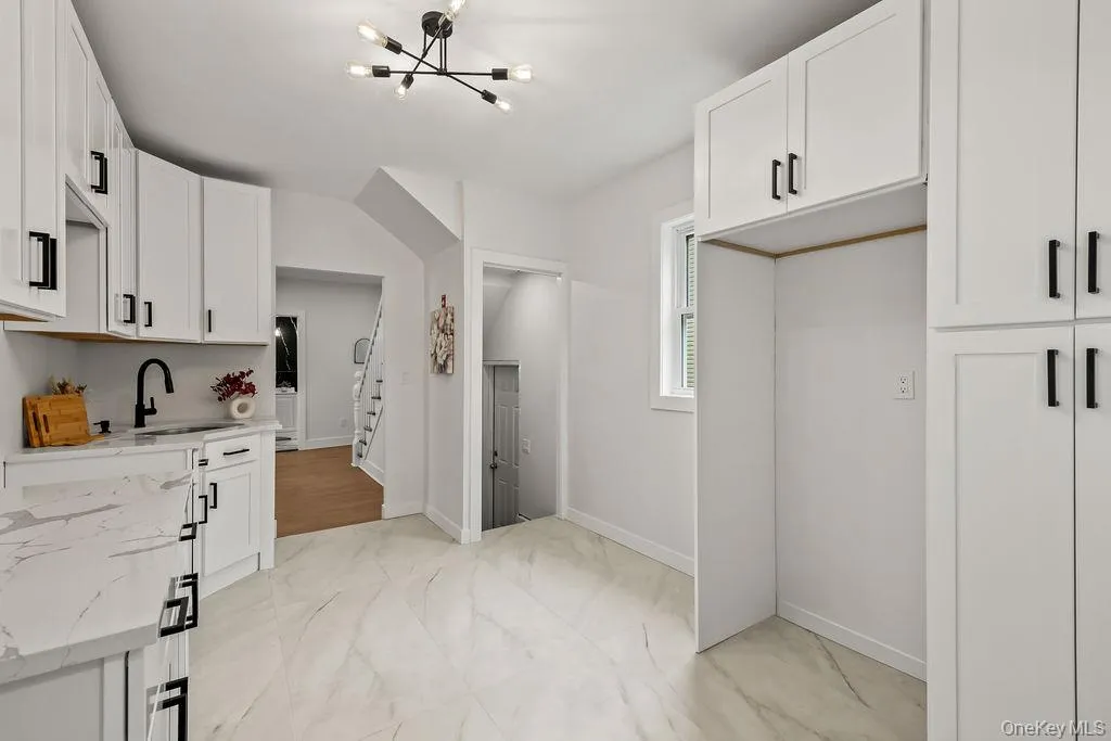 18 Anna Street, Orangetown, NY, 3 Bedrooms Bedrooms, 6 Rooms Rooms,2 BathroomsBathrooms,Residential,For Rent,Anna,0,1039566 18 Anna Street, Orangetown, NY, 3 Bedrooms Bedrooms, 6 Rooms Rooms,2 BathroomsBathrooms,Residential,For Rent,Anna,0,1039566