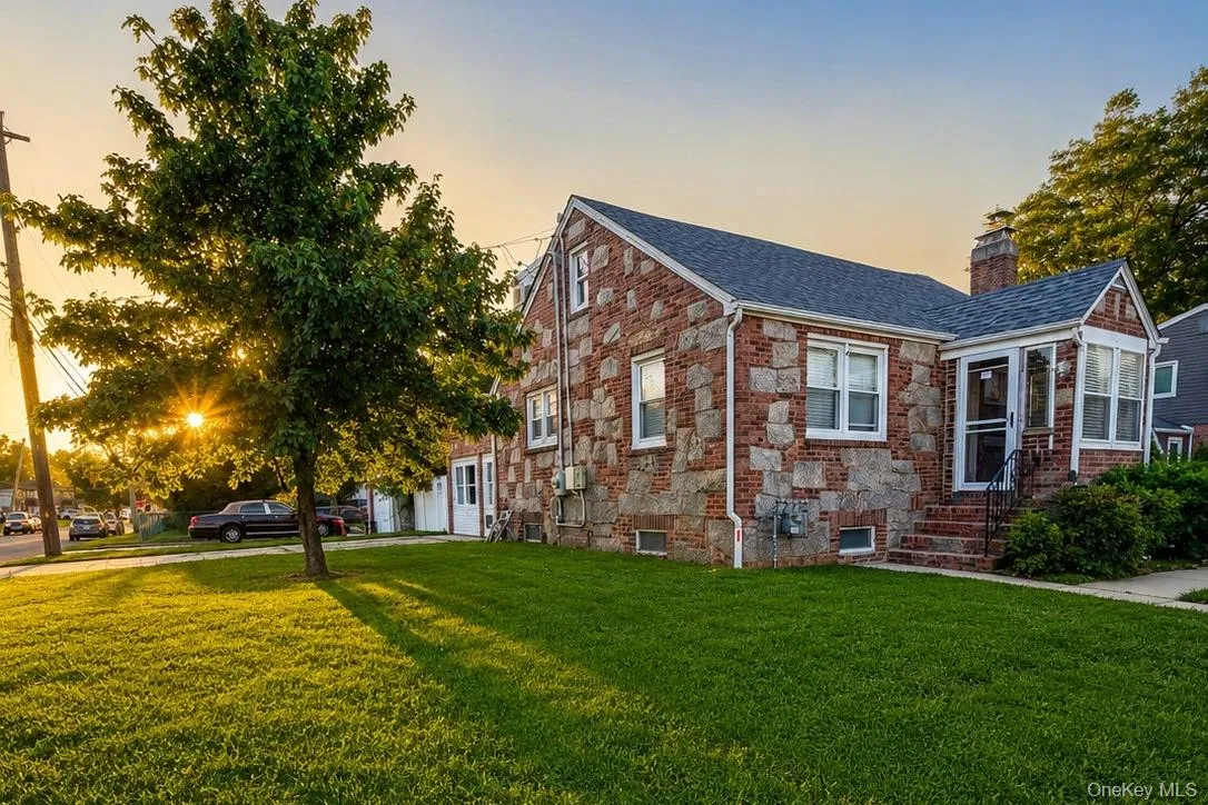 4 Brown Street, West Babylon, NY, 5 Bedrooms Bedrooms, 12 Rooms Rooms,4 BathroomsBathrooms,Residential Lease,For Rent,Brown,0,1039568 4 Brown Street, West Babylon, NY, 5 Bedrooms Bedrooms, 12 Rooms Rooms,4 BathroomsBathrooms,Residential Lease,For Rent,Brown,0,1039568