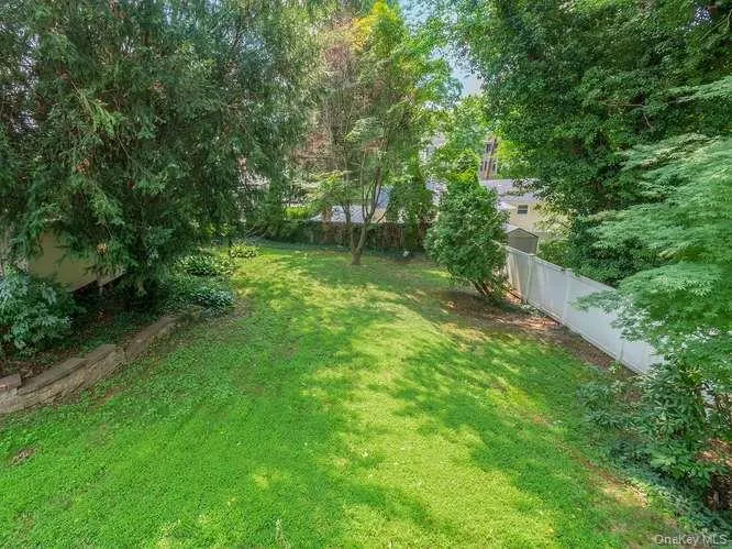 3 Woodland Avenue, Oyster Bay, NY, 3 Bedrooms Bedrooms, 6 Rooms Rooms,2 BathroomsBathrooms,Residential,For Rent,Woodland,0,1039571 3 Woodland Avenue, Oyster Bay, NY, 3 Bedrooms Bedrooms, 6 Rooms Rooms,2 BathroomsBathrooms,Residential,For Rent,Woodland,0,1039571